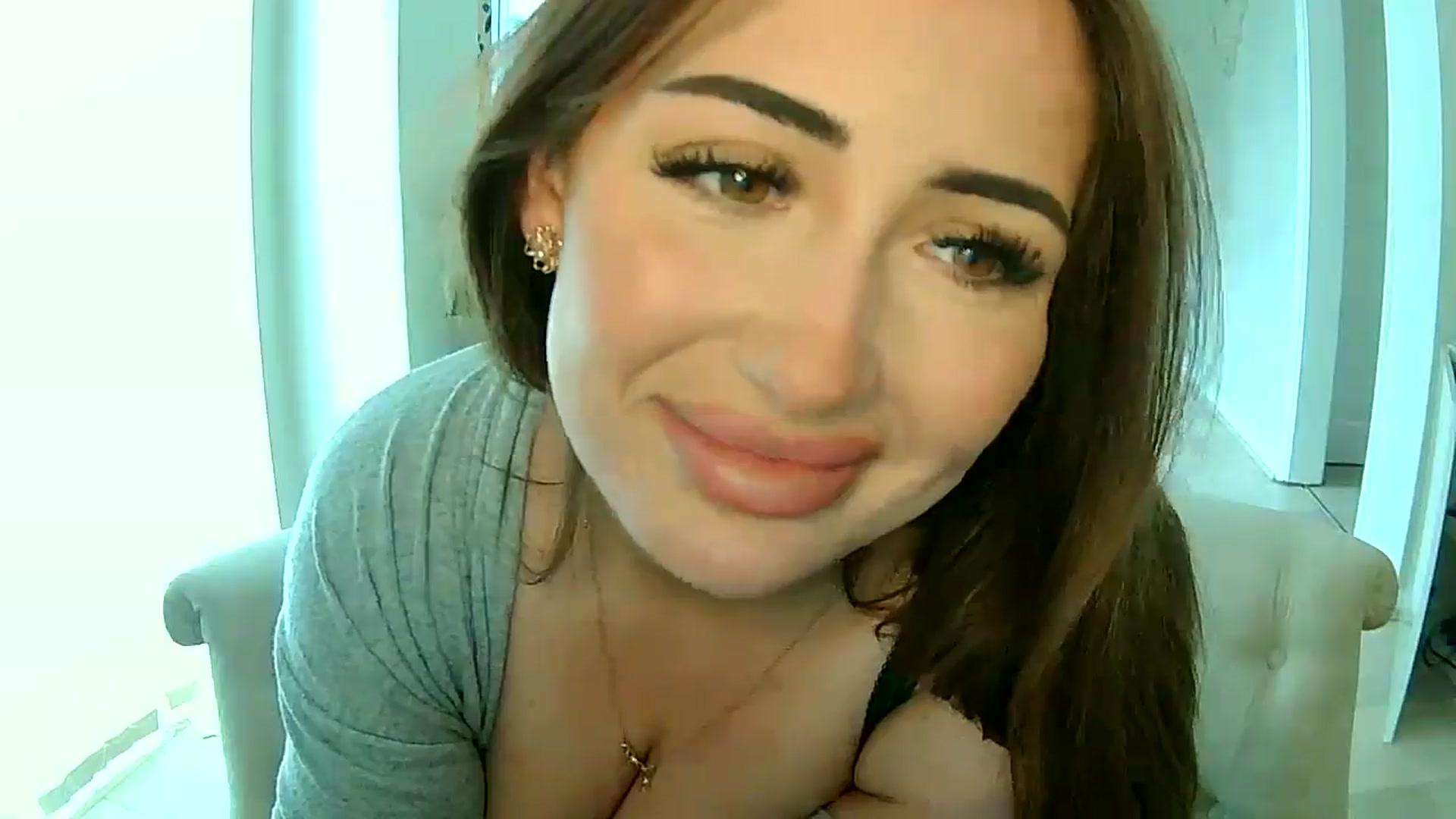 Gallery image thumbnail from misshazel1's myfreecams stream on, 09/09/2024, 10:17 image 6 of 20