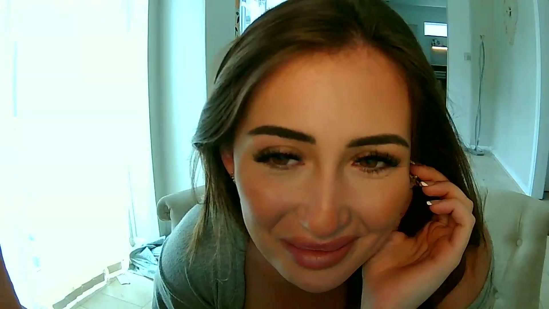 Gallery image thumbnail from misshazel1's myfreecams stream on, 09/09/2024, 10:50 image 10 of 20