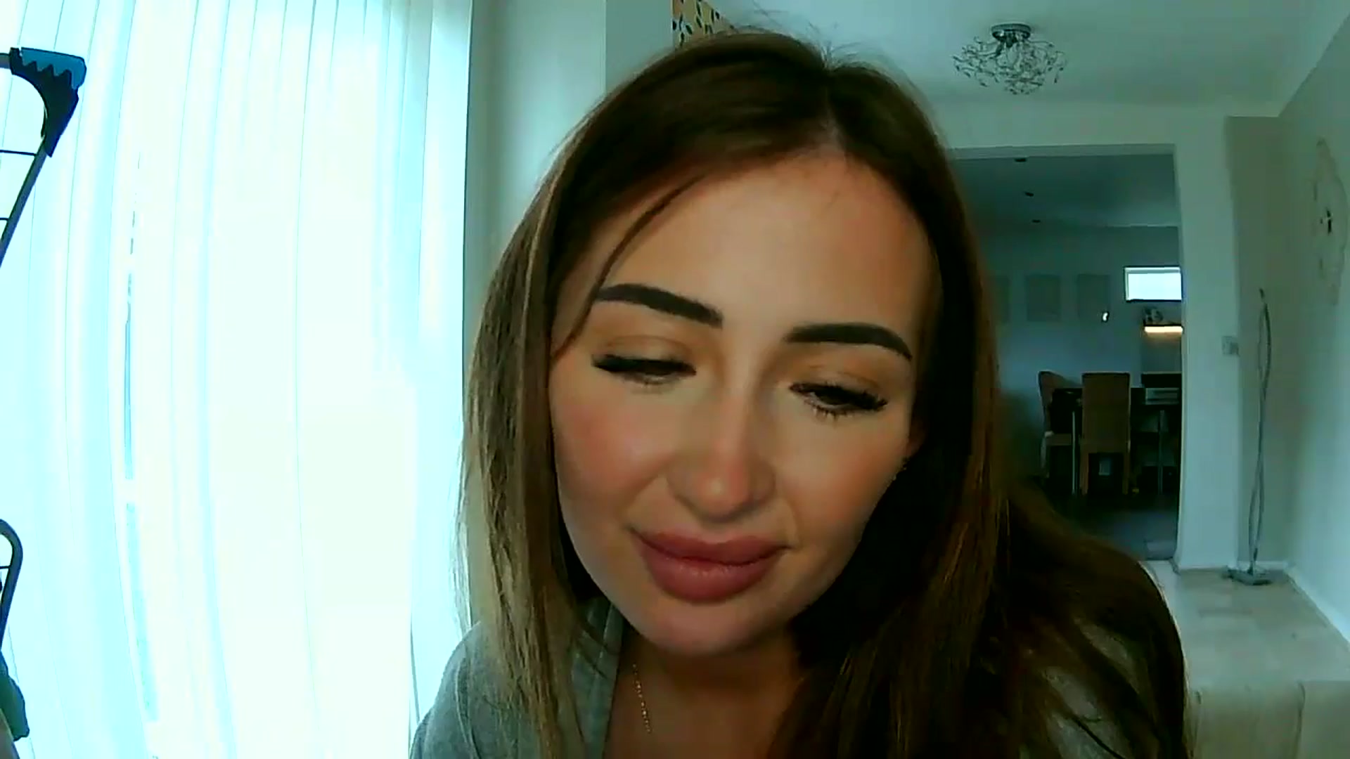 Gallery image thumbnail from misshazel1's myfreecams stream on, 09/09/2024, 12:25 image 18 of 20