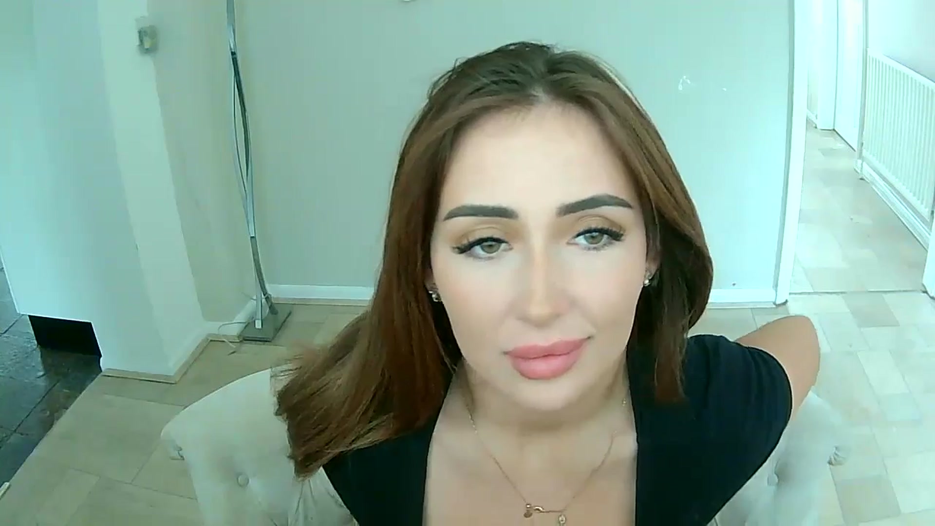Gallery image thumbnail from misshazel1's myfreecams stream on, 09/18/2024, 09:50 image 2 of 20