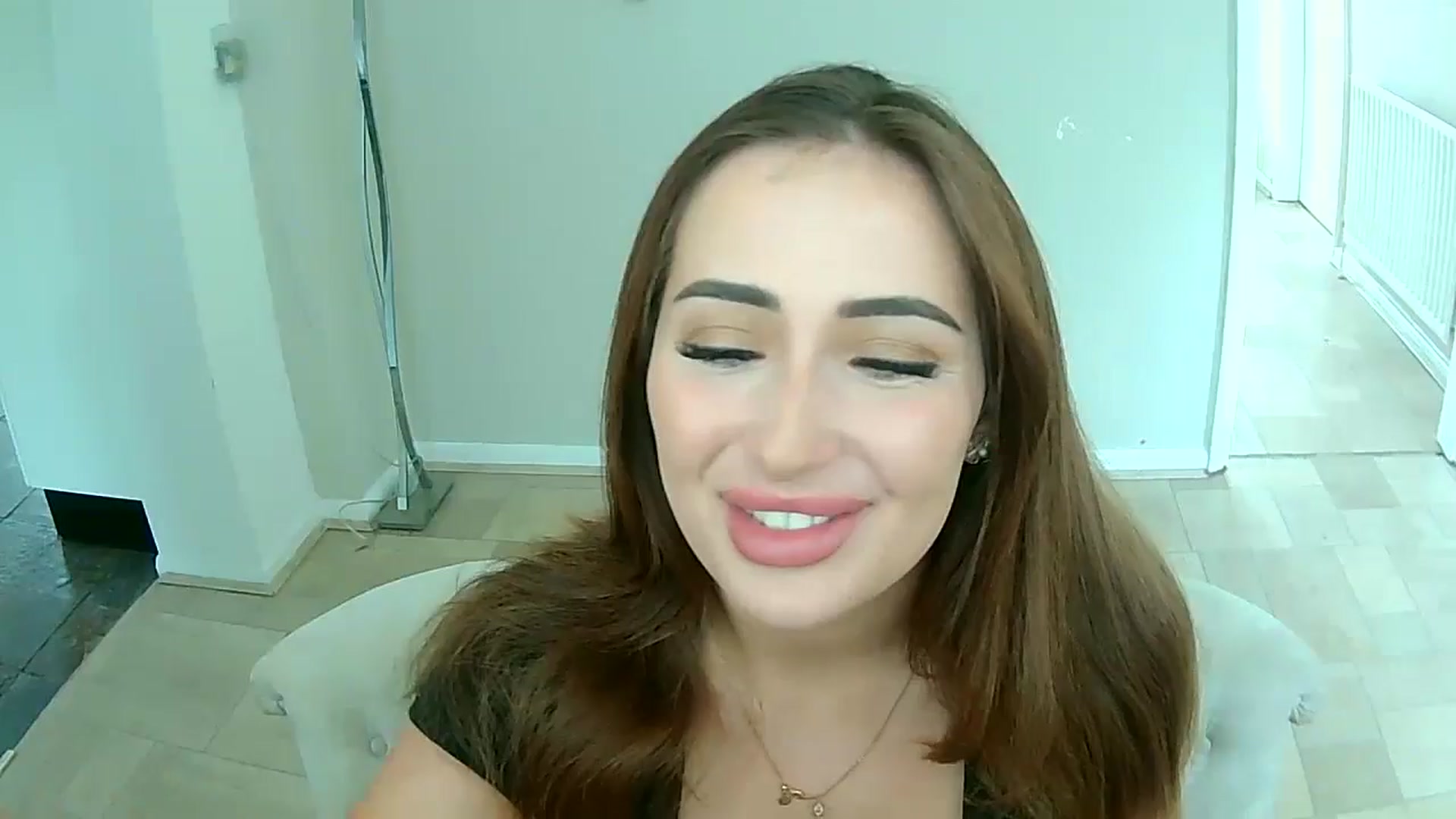 Gallery image thumbnail from misshazel1's myfreecams stream on, 09/18/2024, 09:50 image 7 of 20