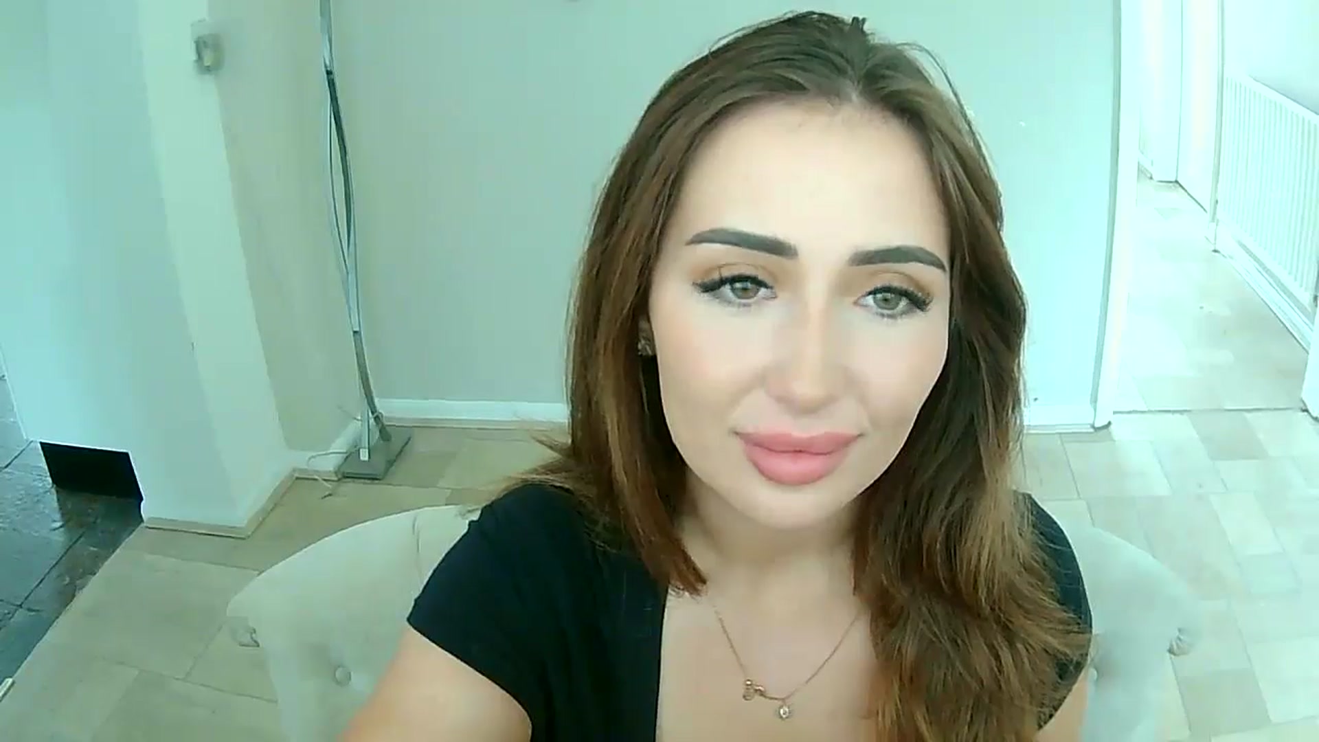 Gallery image thumbnail from misshazel1's myfreecams stream on, 09/18/2024, 09:50 image 12 of 20