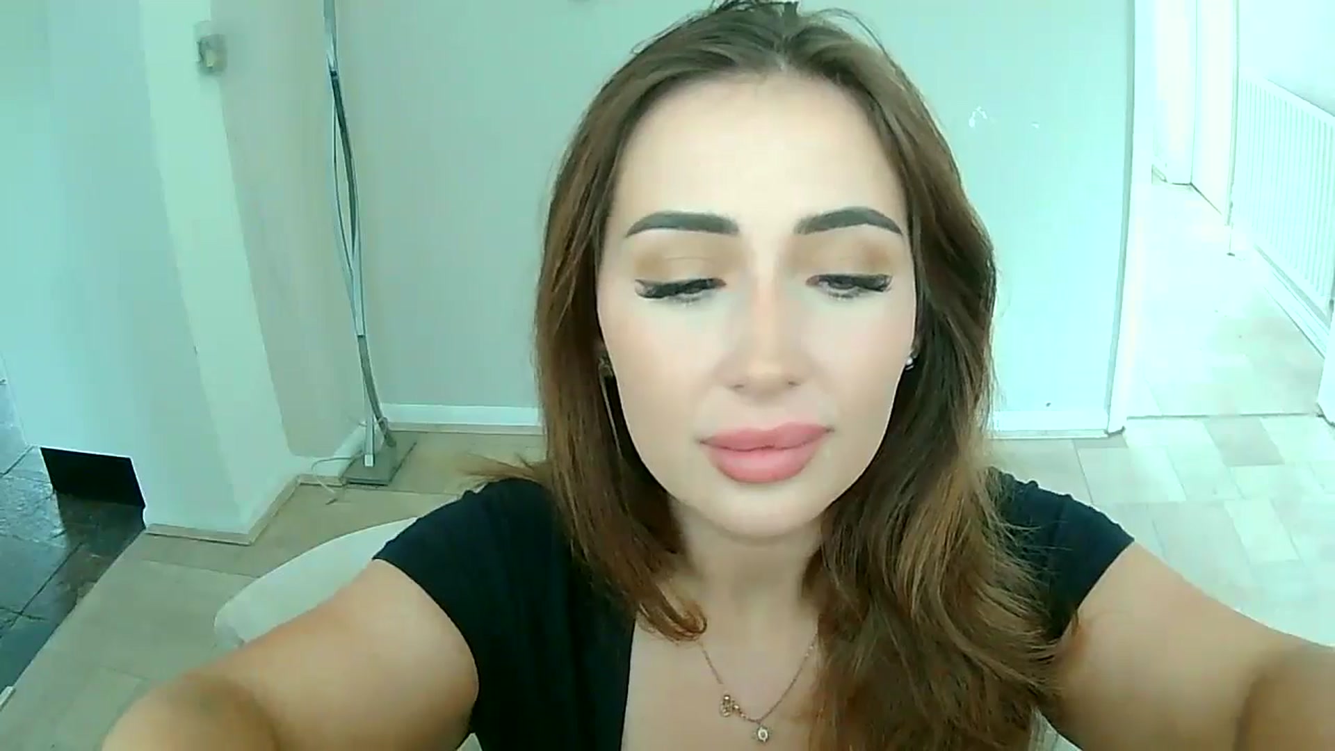 Gallery image thumbnail from misshazel1's myfreecams stream on, 09/18/2024, 09:50 image 14 of 20
