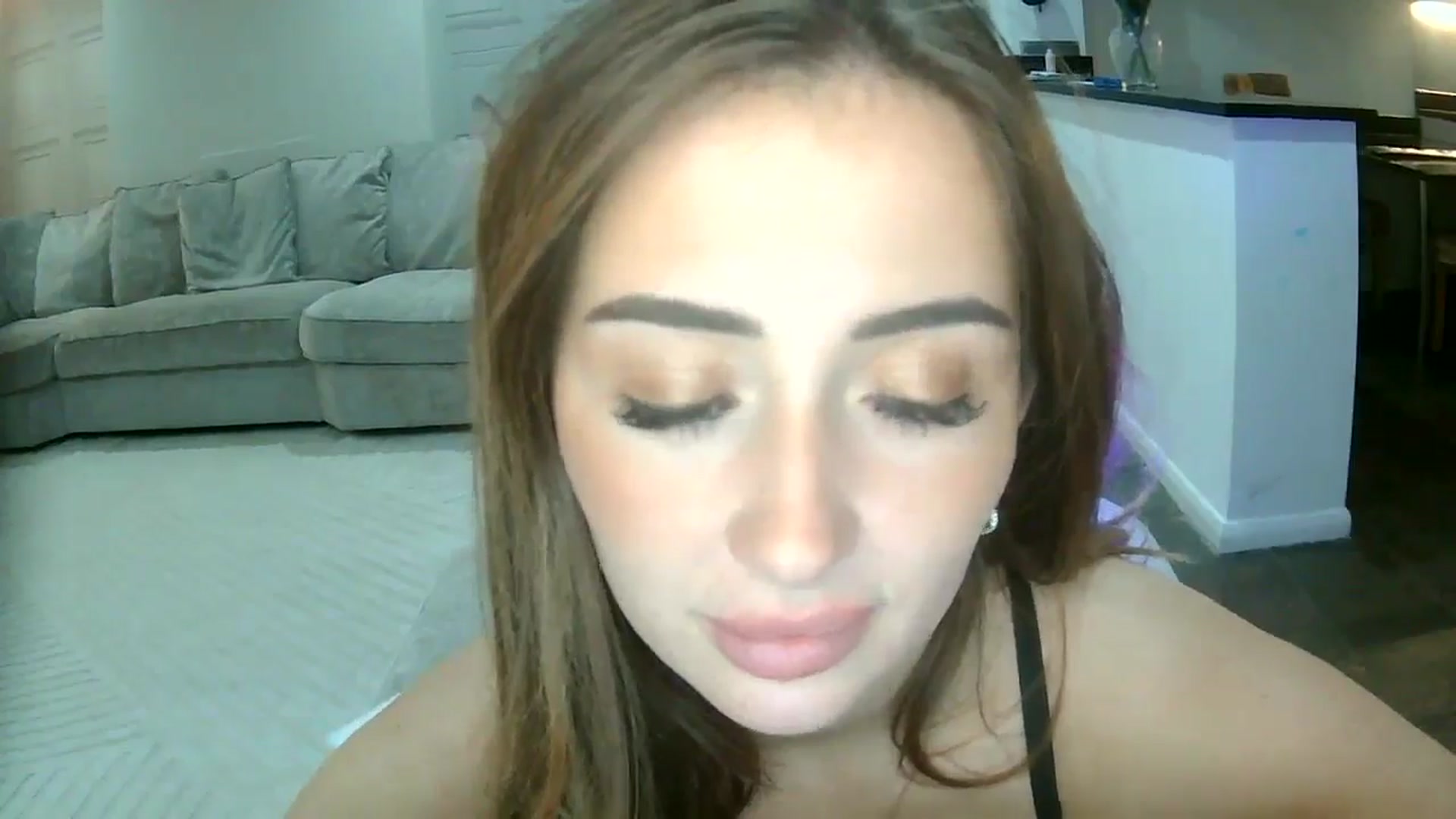 Gallery image thumbnail from misshazel1's myfreecams stream on, 10/04/2024, 19:47 image 11 of 20