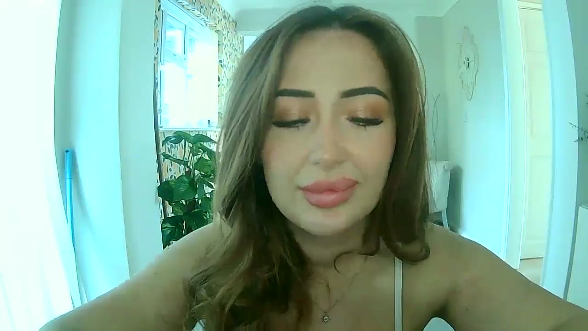 Gallery image thumbnail from misshazel1's myfreecams stream on, 10/07/2024, 08:53 image 11 of 20