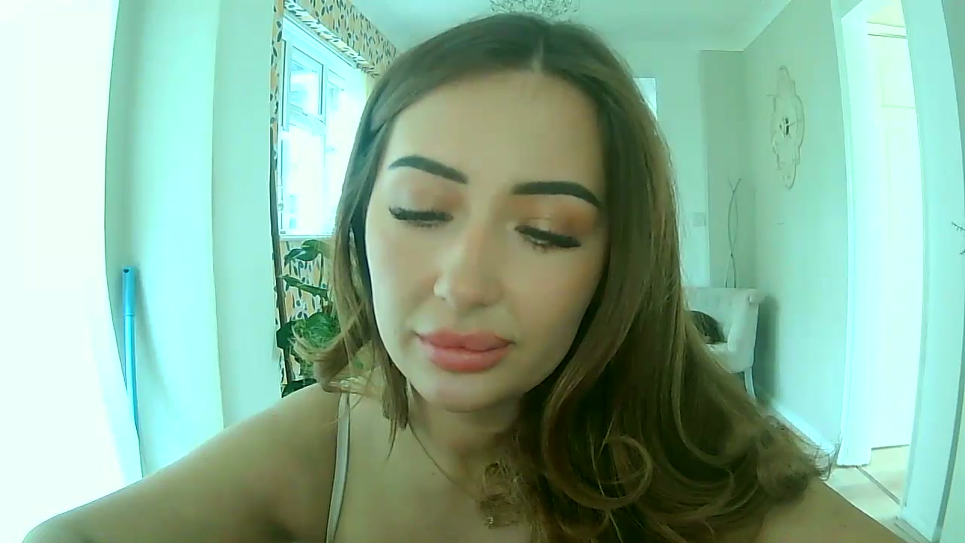 Gallery image thumbnail from misshazel1's myfreecams stream on, 10/07/2024, 10:06 image 9 of 20