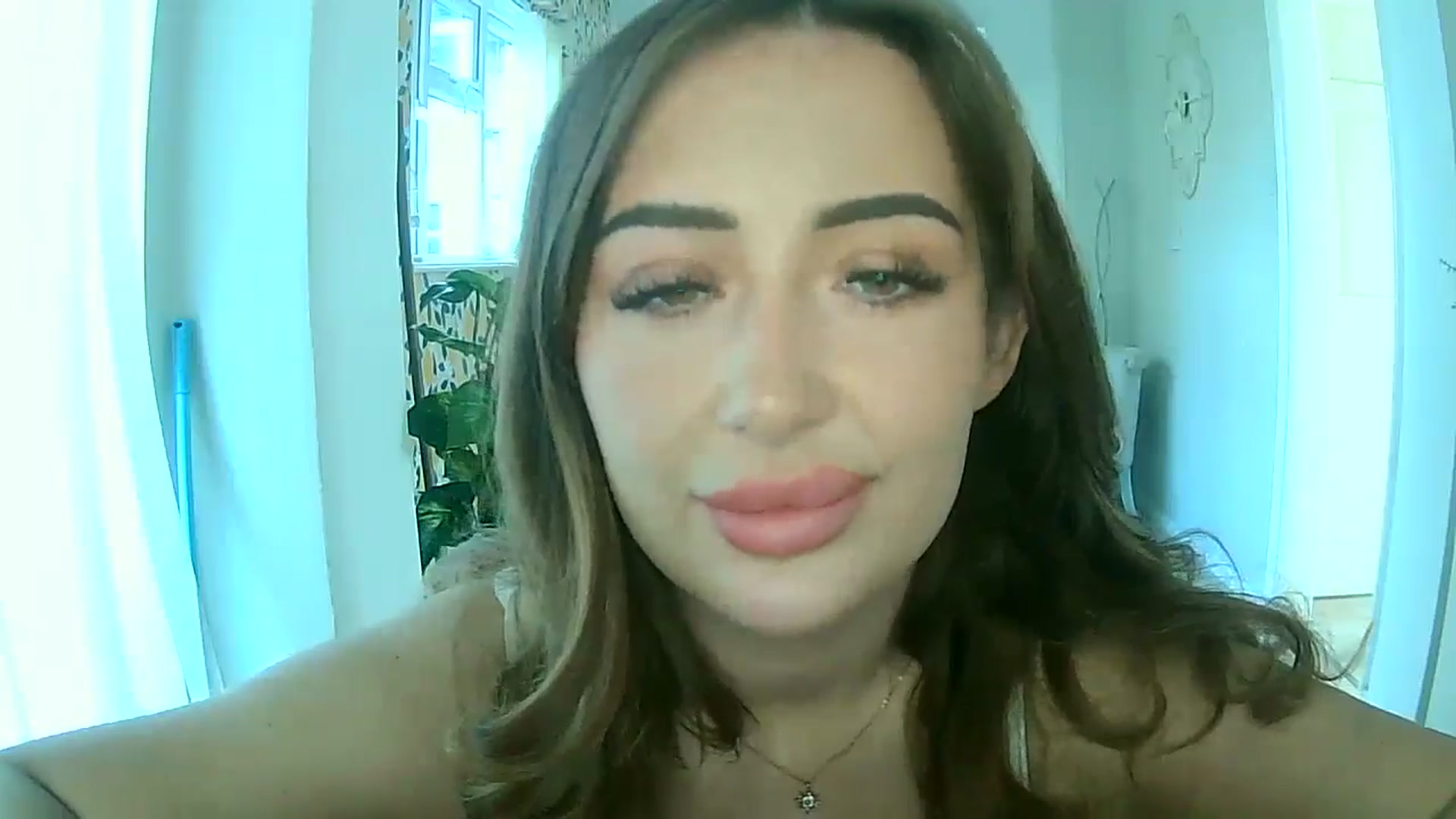 Gallery image thumbnail from misshazel1's myfreecams stream on, 10/07/2024, 10:06 image 20 of 20