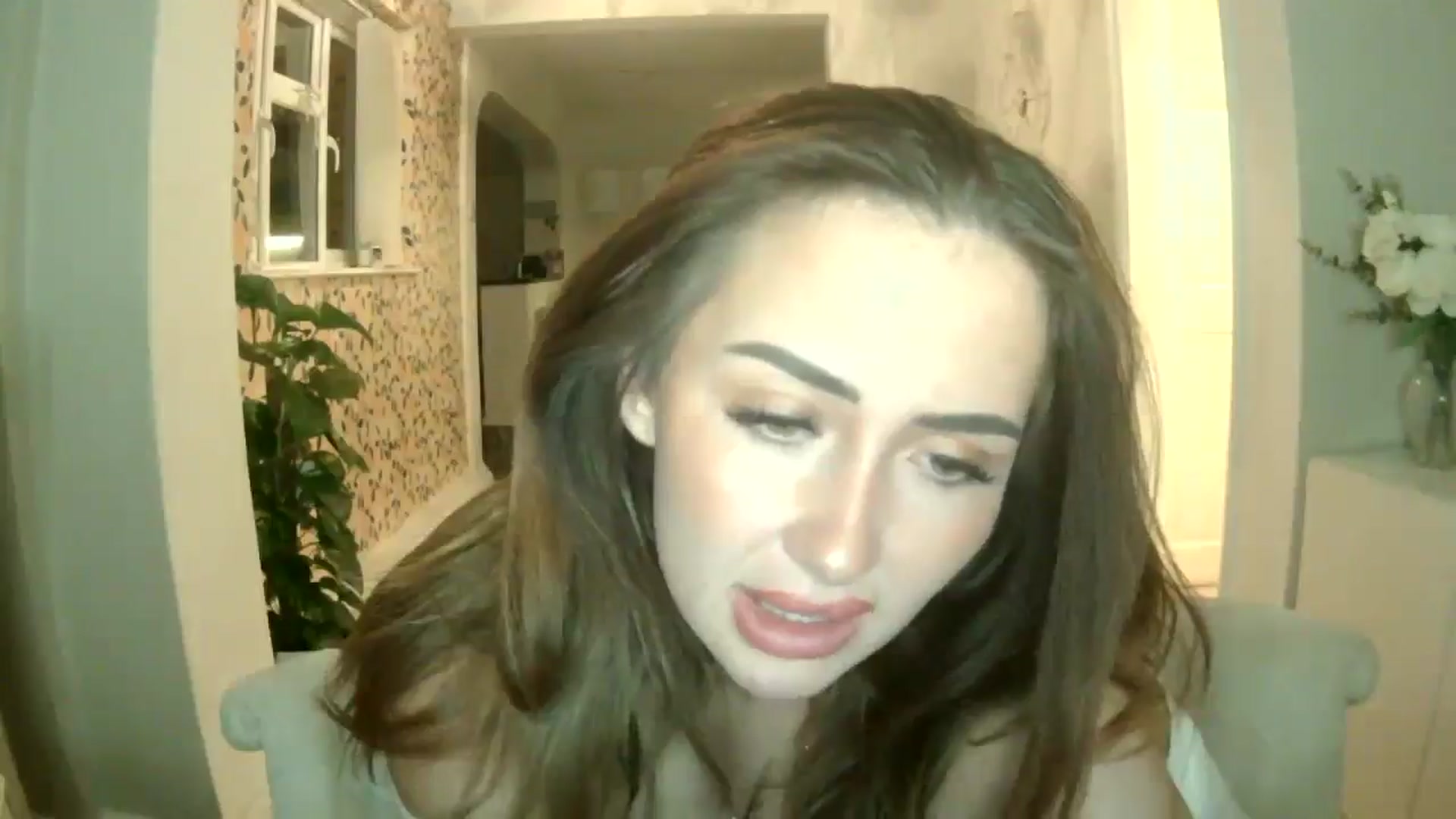 Gallery image thumbnail from misshazel1's myfreecams stream on, 10/08/2024, 19:25 image 11 of 20