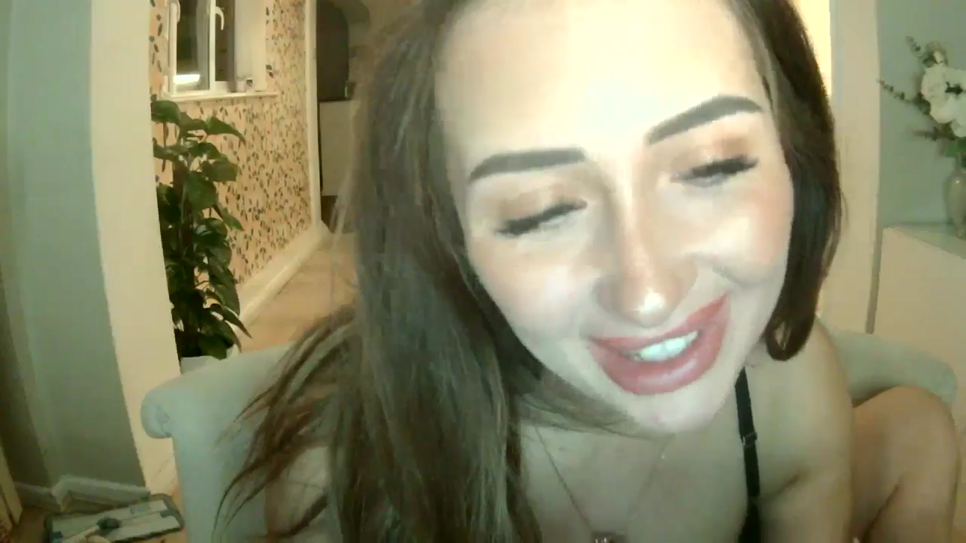 Gallery image thumbnail from misshazel1's myfreecams stream on, 10/08/2024, 19:25 image 20 of 20