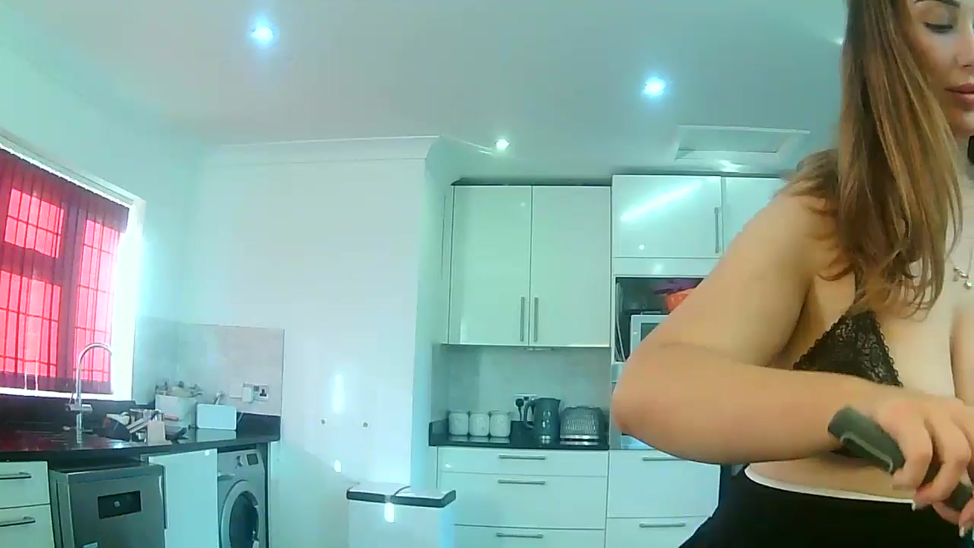 Gallery image thumbnail from misshazel1's myfreecams stream on, 10/18/2024, 09:46 image 7 of 20