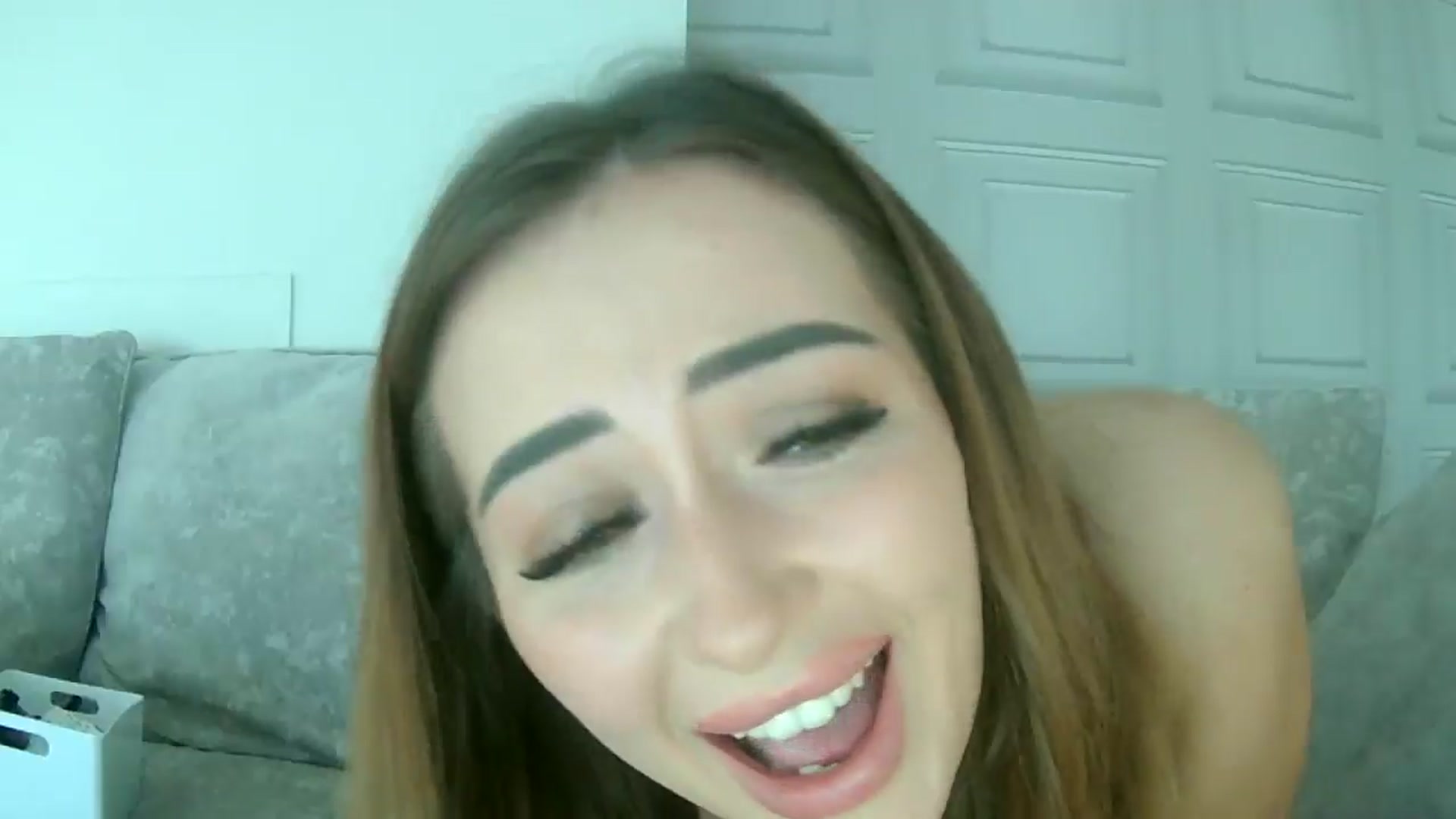 Gallery image thumbnail from misshazel1's myfreecams stream on, 10/21/2024, 10:37 image 15 of 20