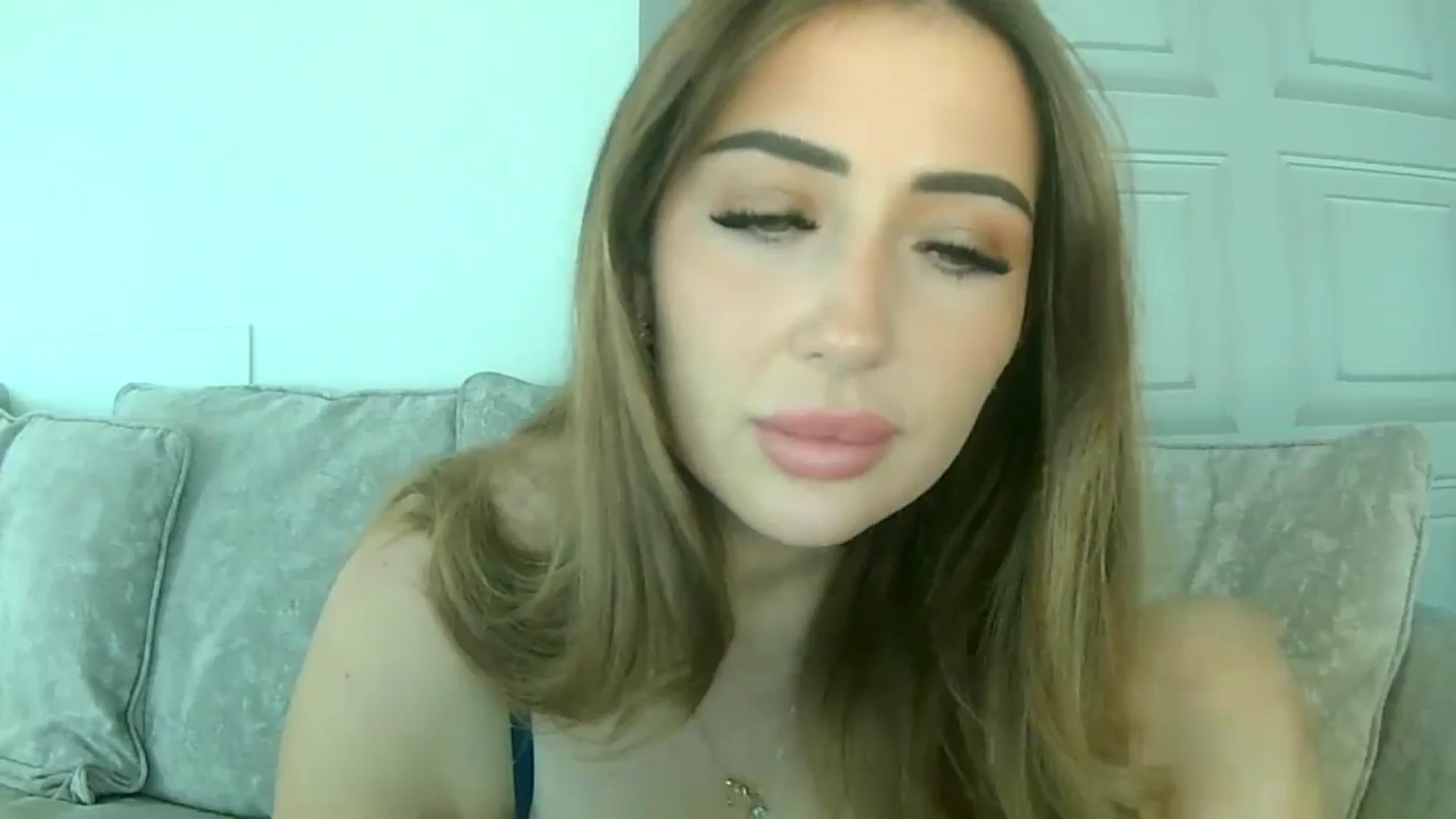 Gallery image thumbnail from misshazel1's myfreecams stream on, 10/22/2024, 11:16 image 5 of 20