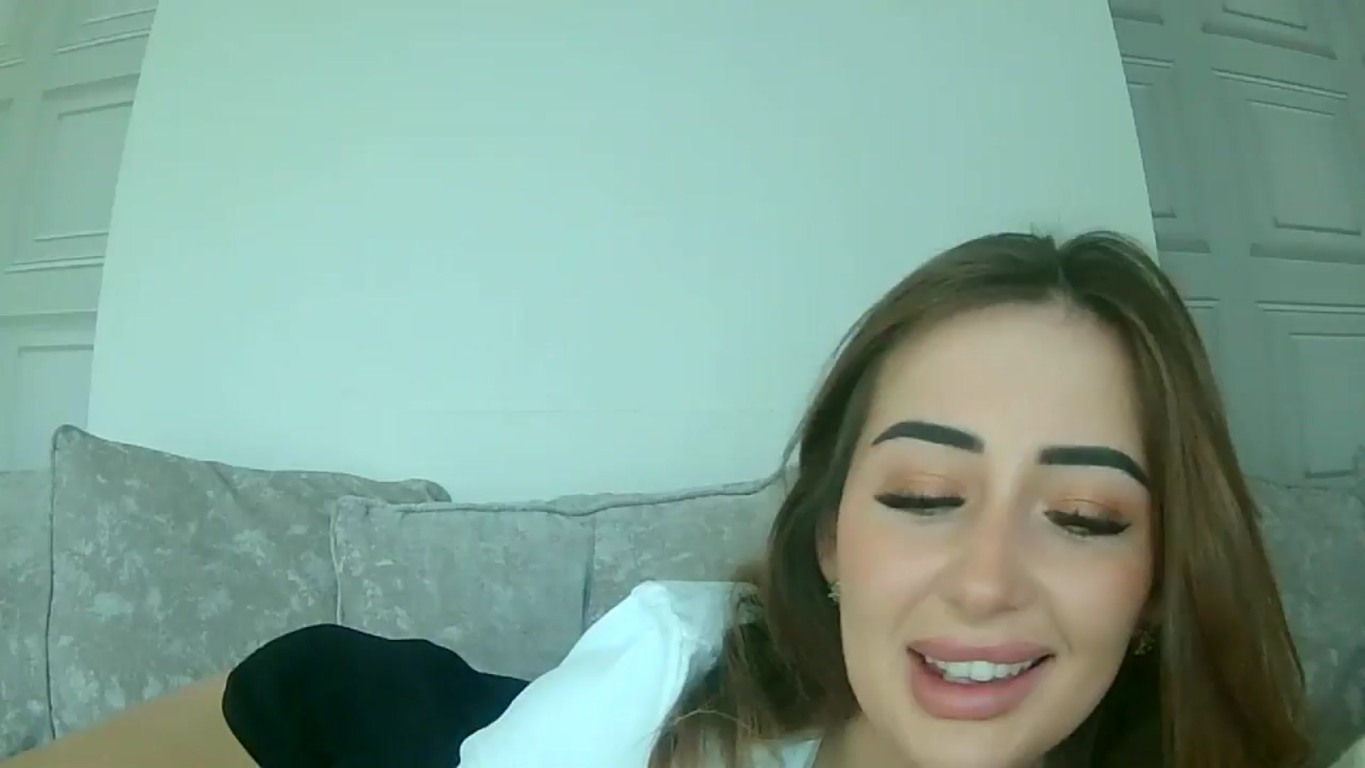 Gallery image thumbnail from misshazel1's myfreecams stream on, 11/04/2024, 10:59 image 16 of 20