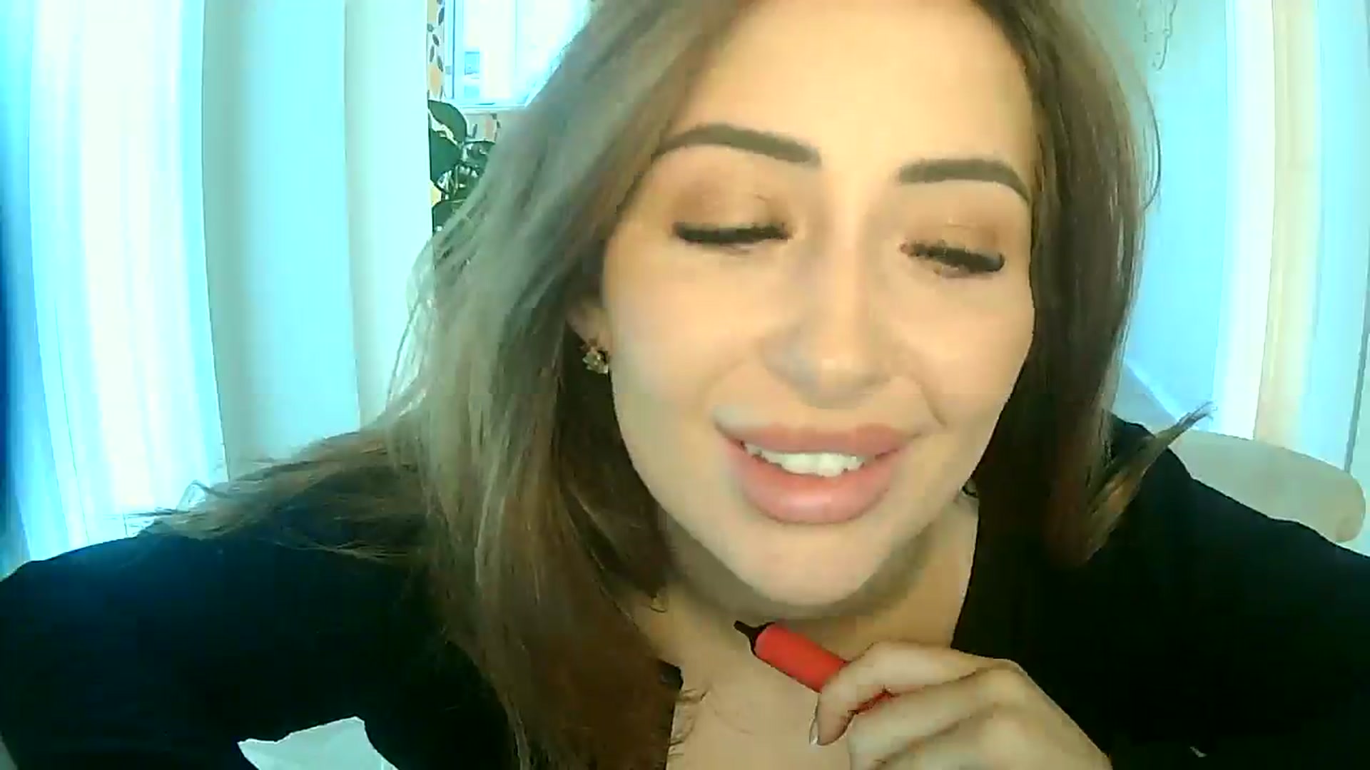 Gallery image thumbnail from misshazel1's myfreecams stream on, 11/11/2024, 11:29 image 20 of 20