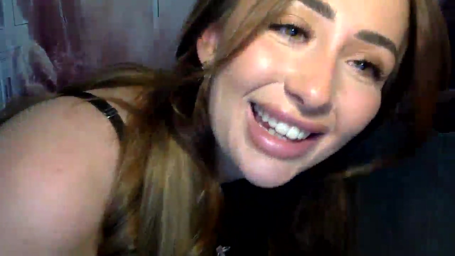 Gallery image thumbnail from misshazel1's myfreecams stream on, 01/04/2025, 12:32 image 16 of 20