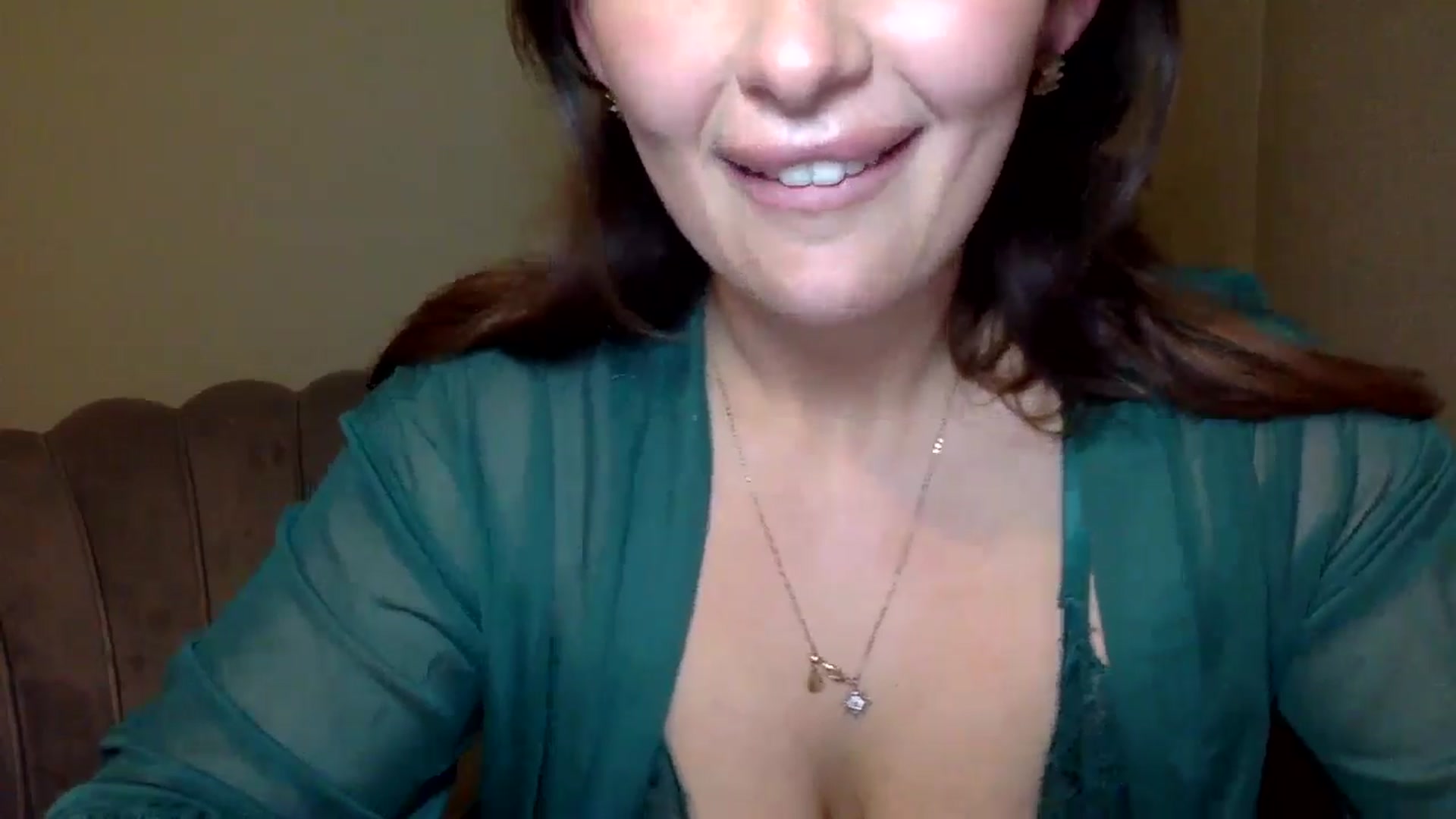Gallery image thumbnail from misshazel1's myfreecams stream on, 01/17/2025, 20:53 image 2 of 20
