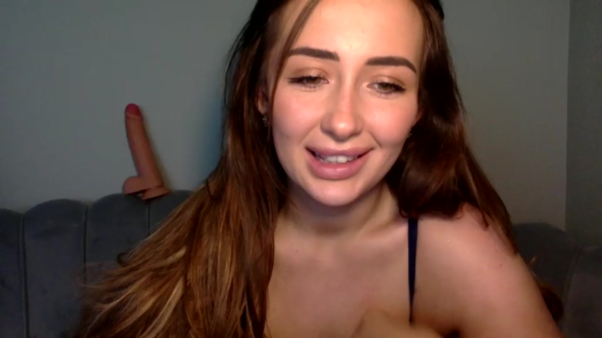 Gallery image thumbnail from misshazel1's myfreecams stream on, 01/27/2025, 15:32 image 10 of 20