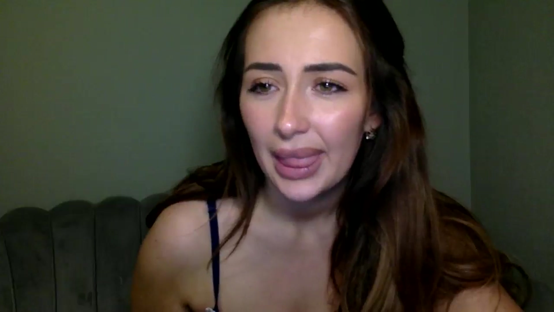 Gallery image thumbnail from misshazel1's myfreecams stream on, 01/27/2025, 17:44 image 16 of 20
