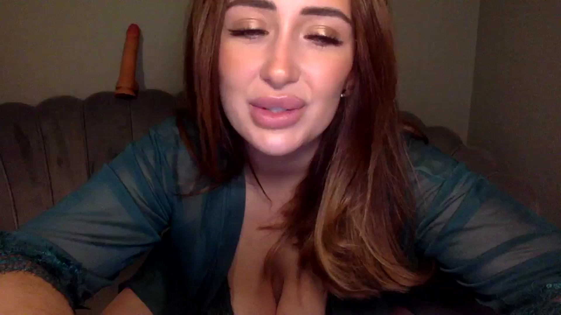 Gallery image thumbnail from misshazel1's myfreecams stream on, 01/29/2025, 20:10 image 14 of 20