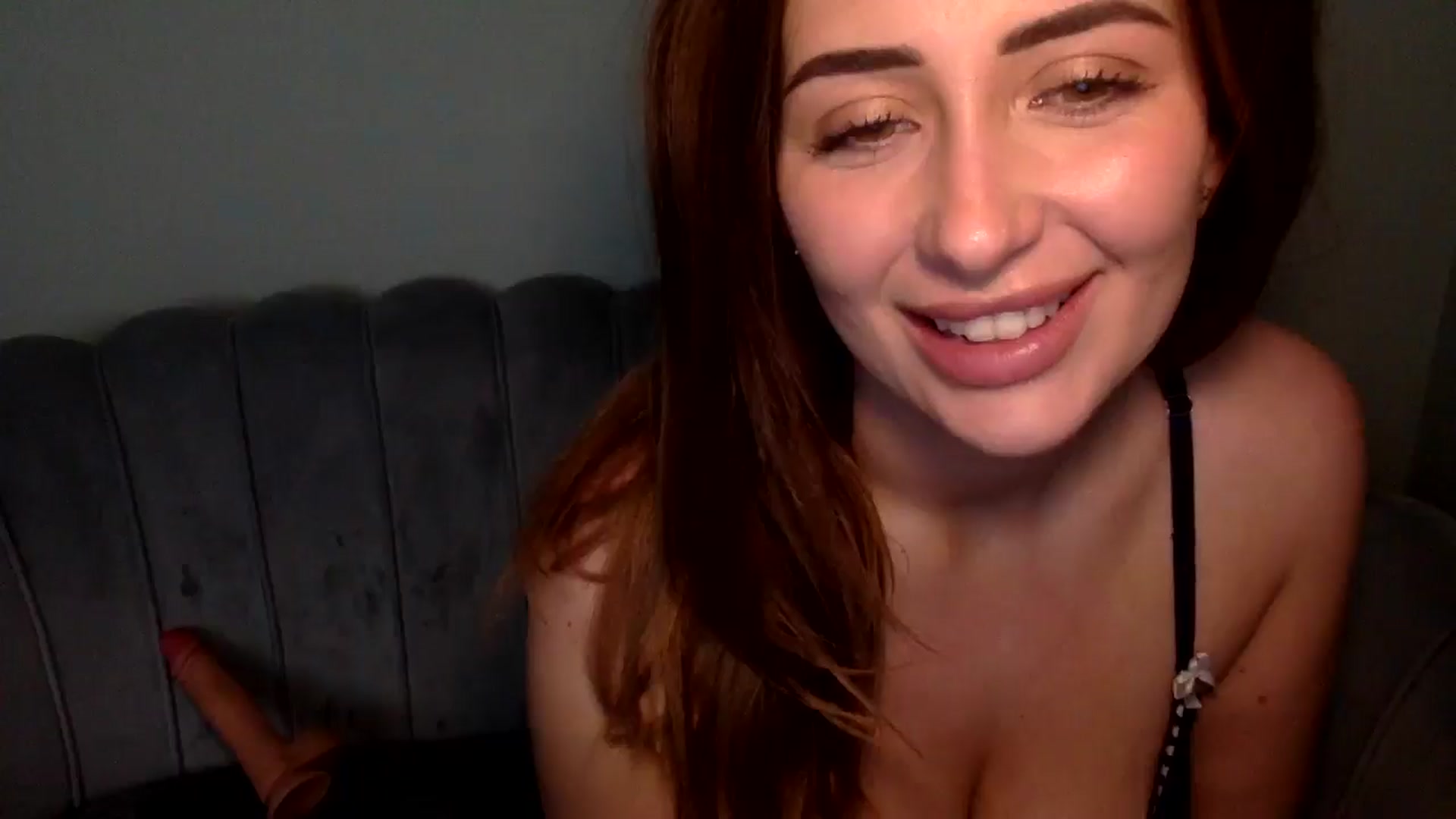 Gallery image thumbnail from misshazel1's myfreecams stream on, 02/06/2025, 15:22 image 9 of 20