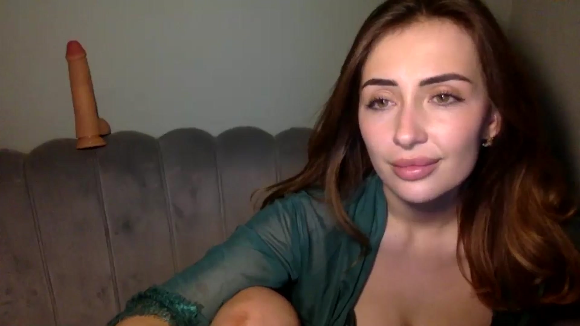 Gallery image thumbnail from misshazel1's myfreecams stream on, 02/06/2025, 20:18 image 15 of 20