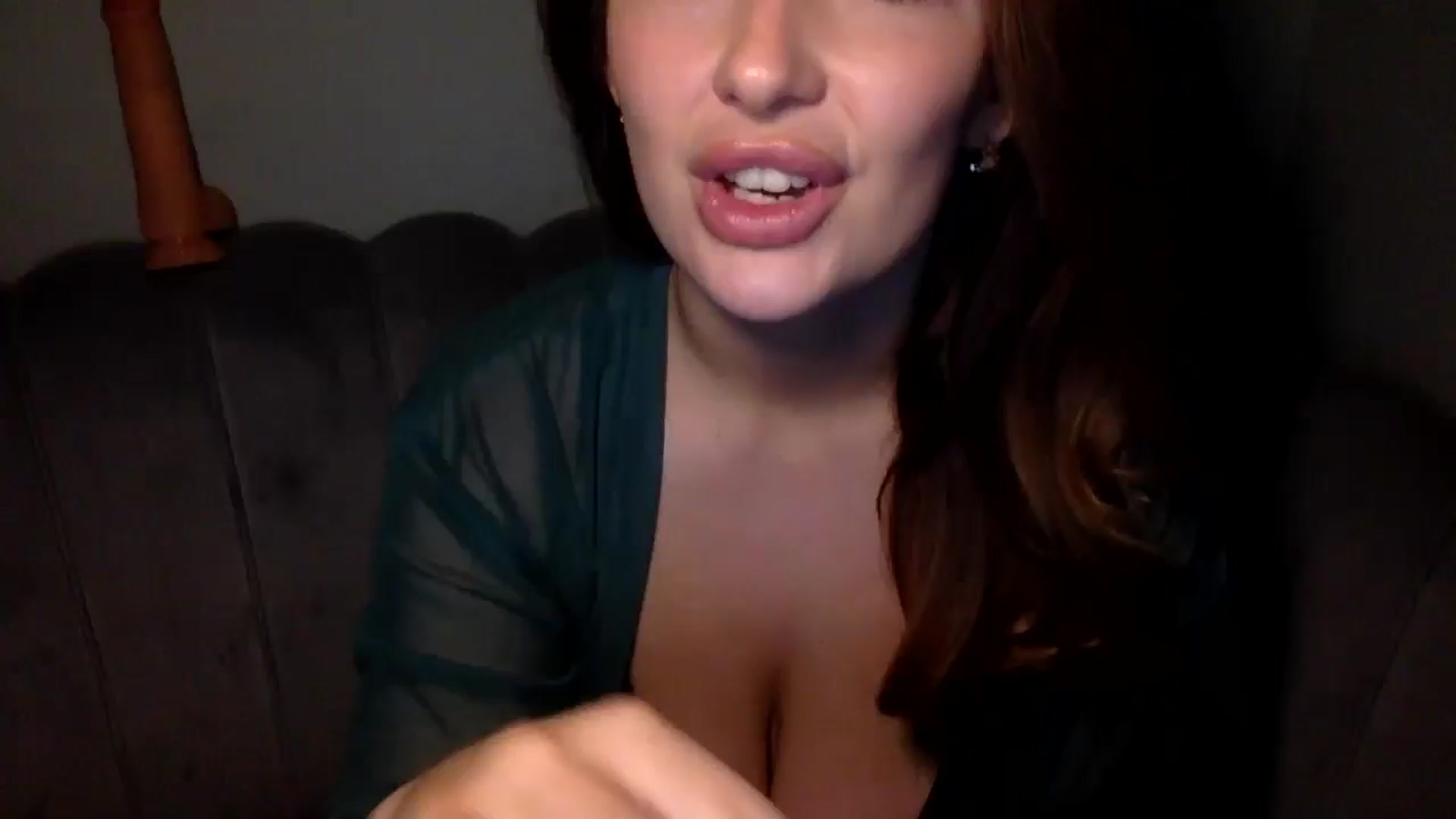 Gallery image thumbnail from misshazel1's myfreecams stream on, 02/06/2025, 20:18 image 20 of 20