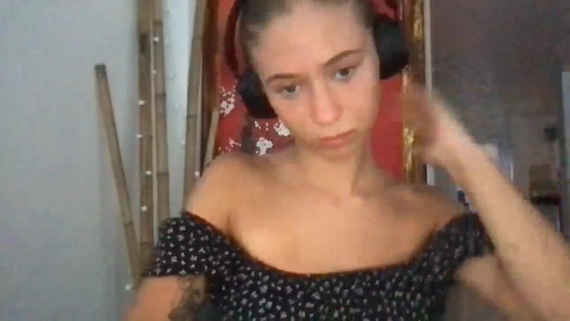 Gallery image thumbnail from missjessmays's myfreecams stream on, 04/26/2025, 11:20 image 16 of 20