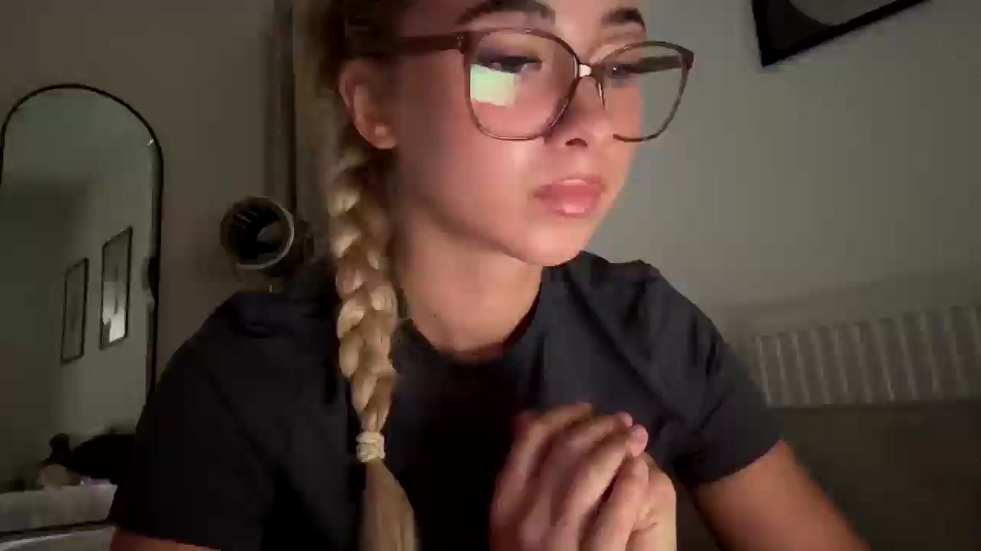 Gallery image thumbnail from missjessmays's myfreecams stream on, 09/03/2025, 16:17 image 3 of 20