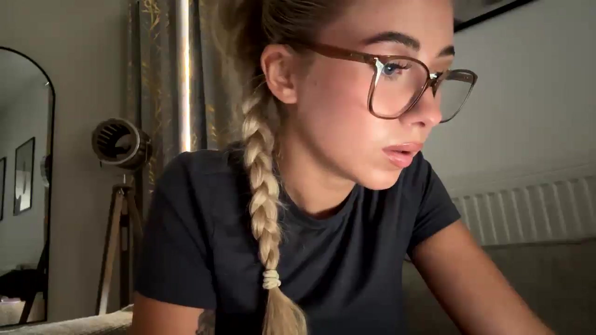 Gallery image thumbnail from missjessmays's myfreecams stream on, 09/03/2025, 16:17 image 14 of 20