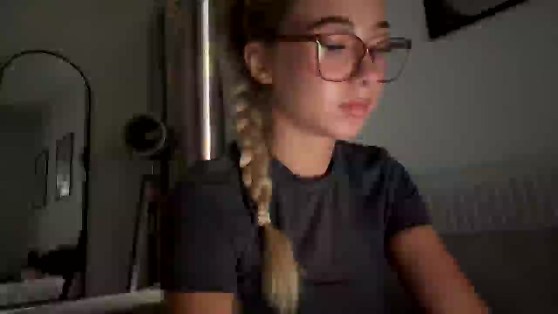 Gallery image thumbnail from missjessmays's myfreecams stream on, 09/03/2025, 16:17 image 5 of 20