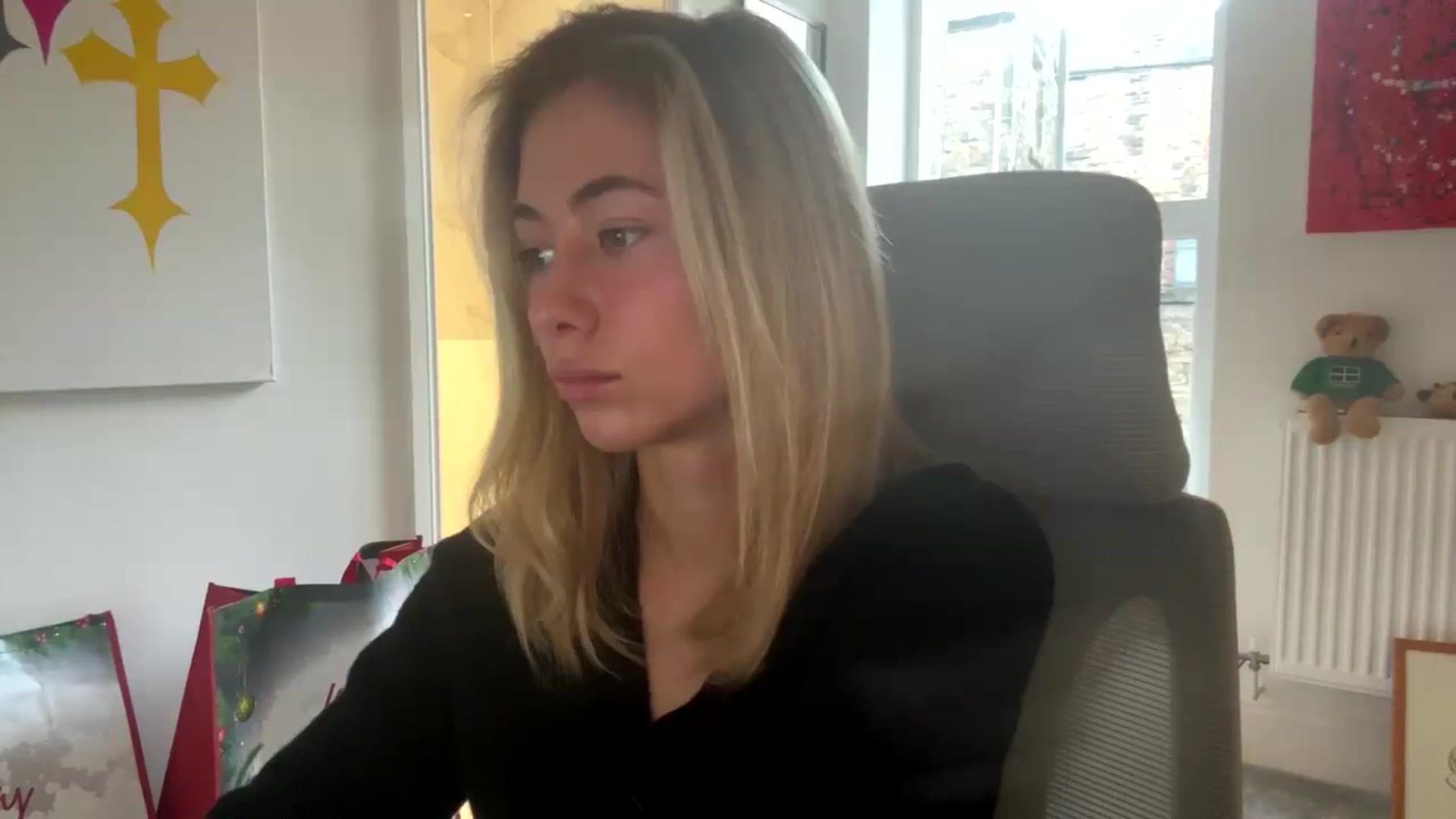Gallery image thumbnail from missjessmays's myfreecams stream on, 11/17/2025, 15:43 image 10 of 20