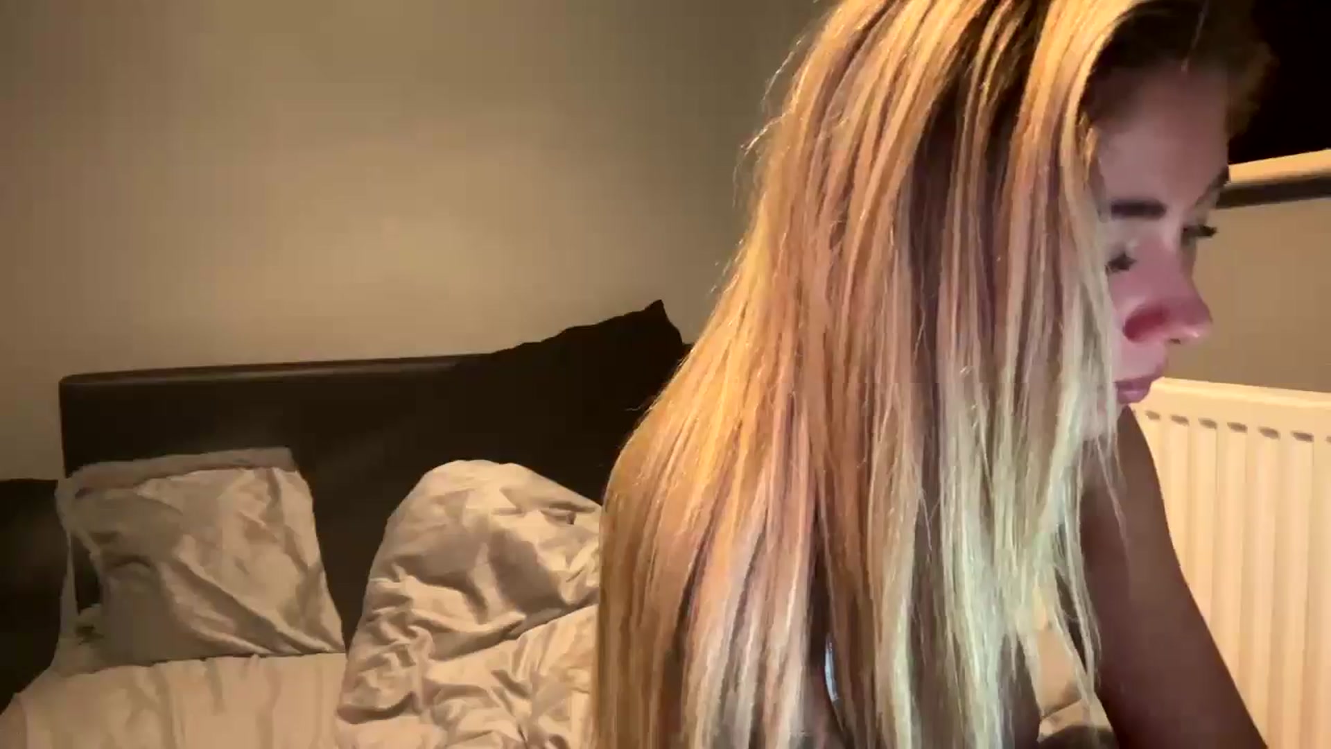 Gallery image thumbnail from missjessmays's myfreecams stream on, 12/15/2025, 16:01 image 9 of 20