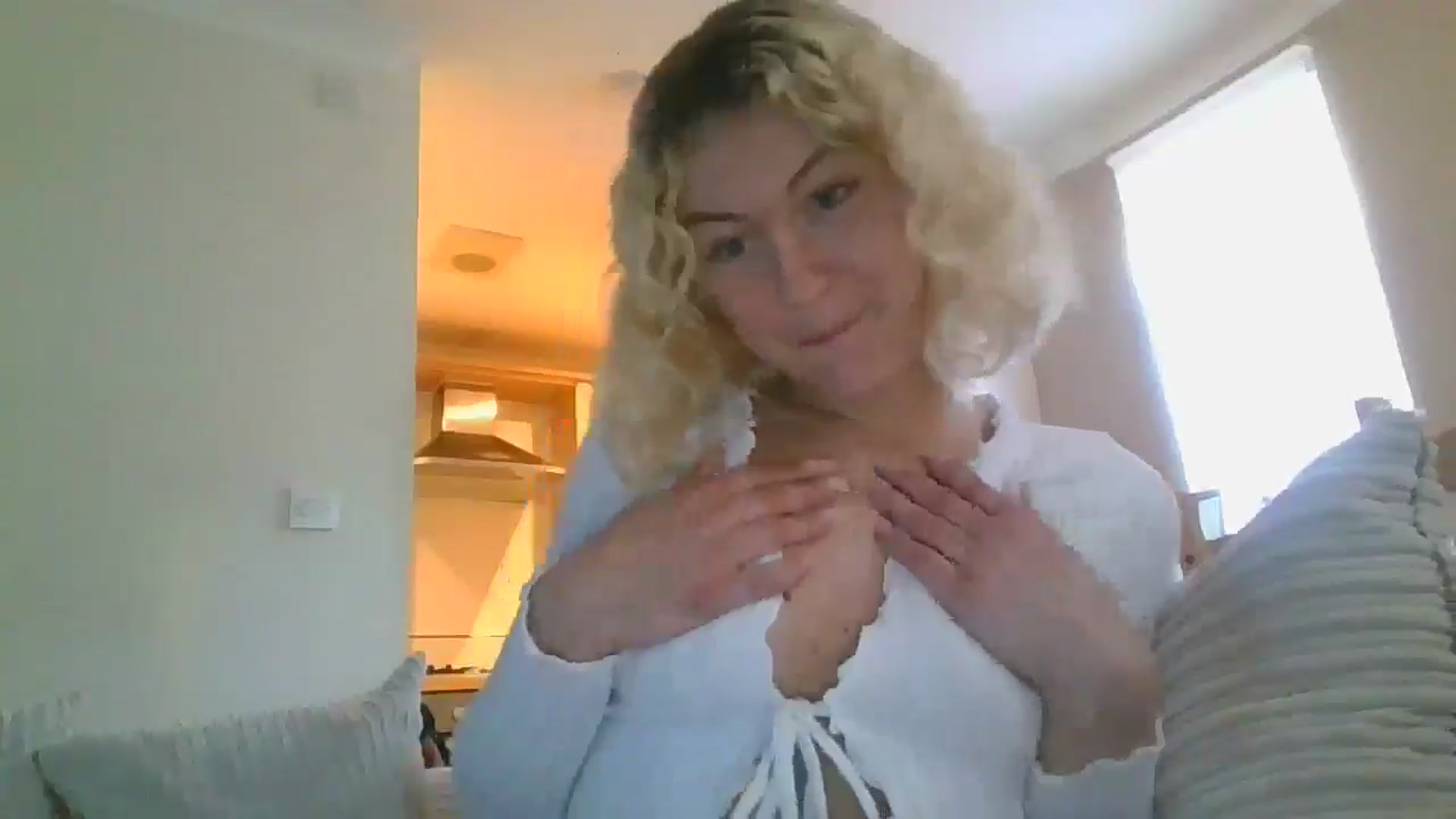 Gallery image thumbnail from misslilly's myfreecams stream on, 04/07/2025, 17:31 image 20 of 20