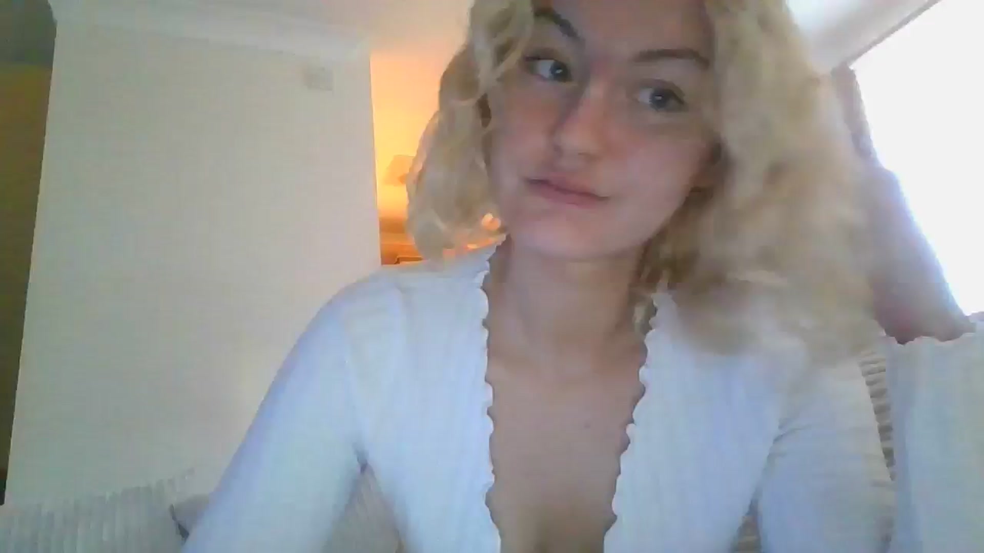 Gallery image thumbnail from misslilly's myfreecams stream on, 04/07/2025, 17:31 image 1 of 20