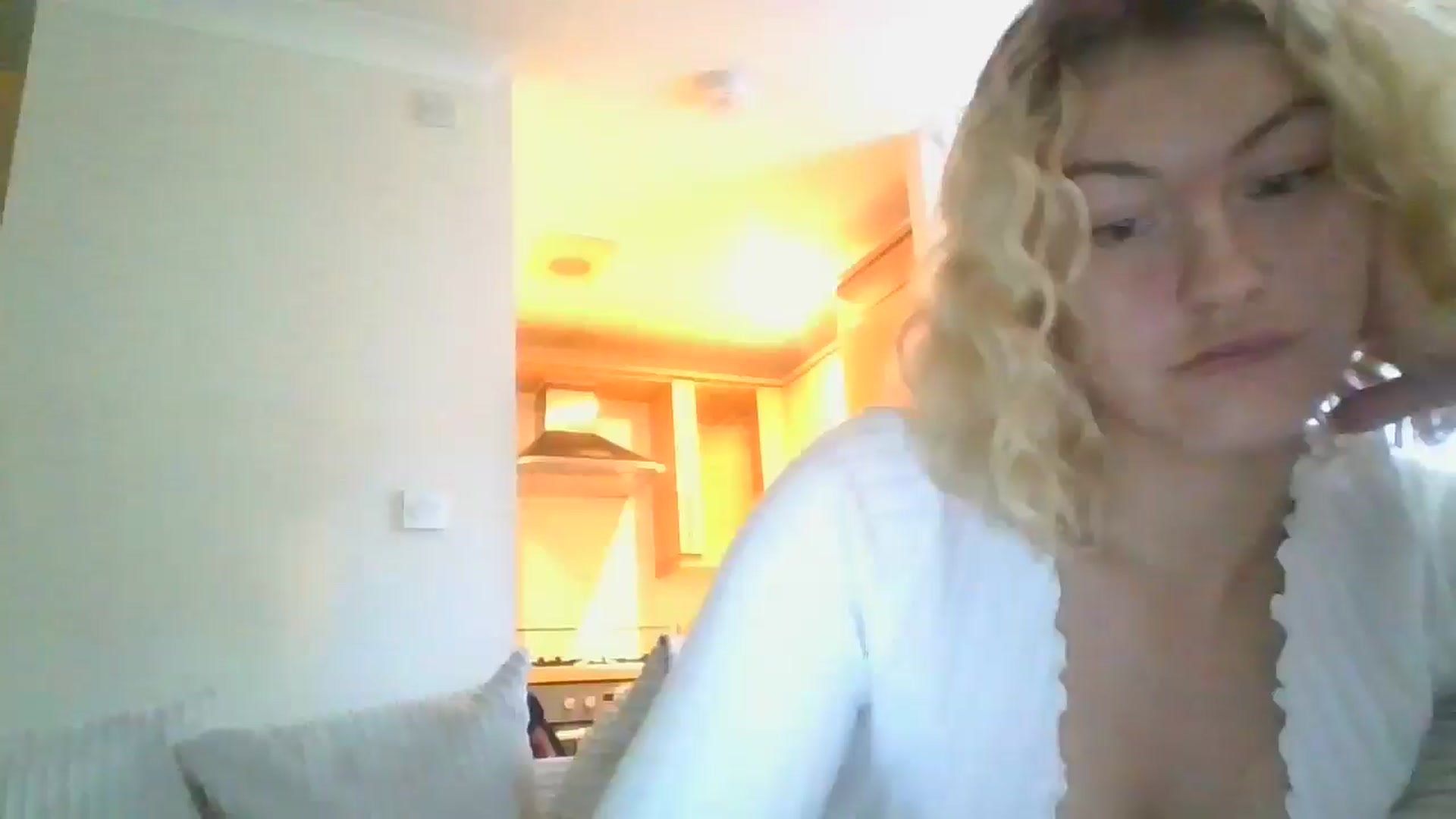 Gallery image thumbnail from misslilly's myfreecams stream on, 04/07/2025, 17:31 image 12 of 20