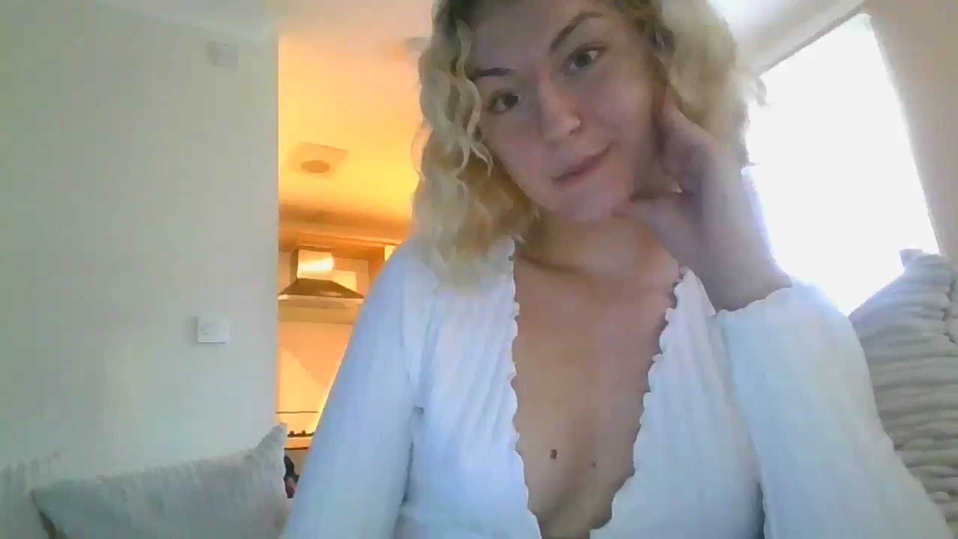 Gallery image thumbnail from misslilly's myfreecams stream on, 04/07/2025, 17:31 image 18 of 20
