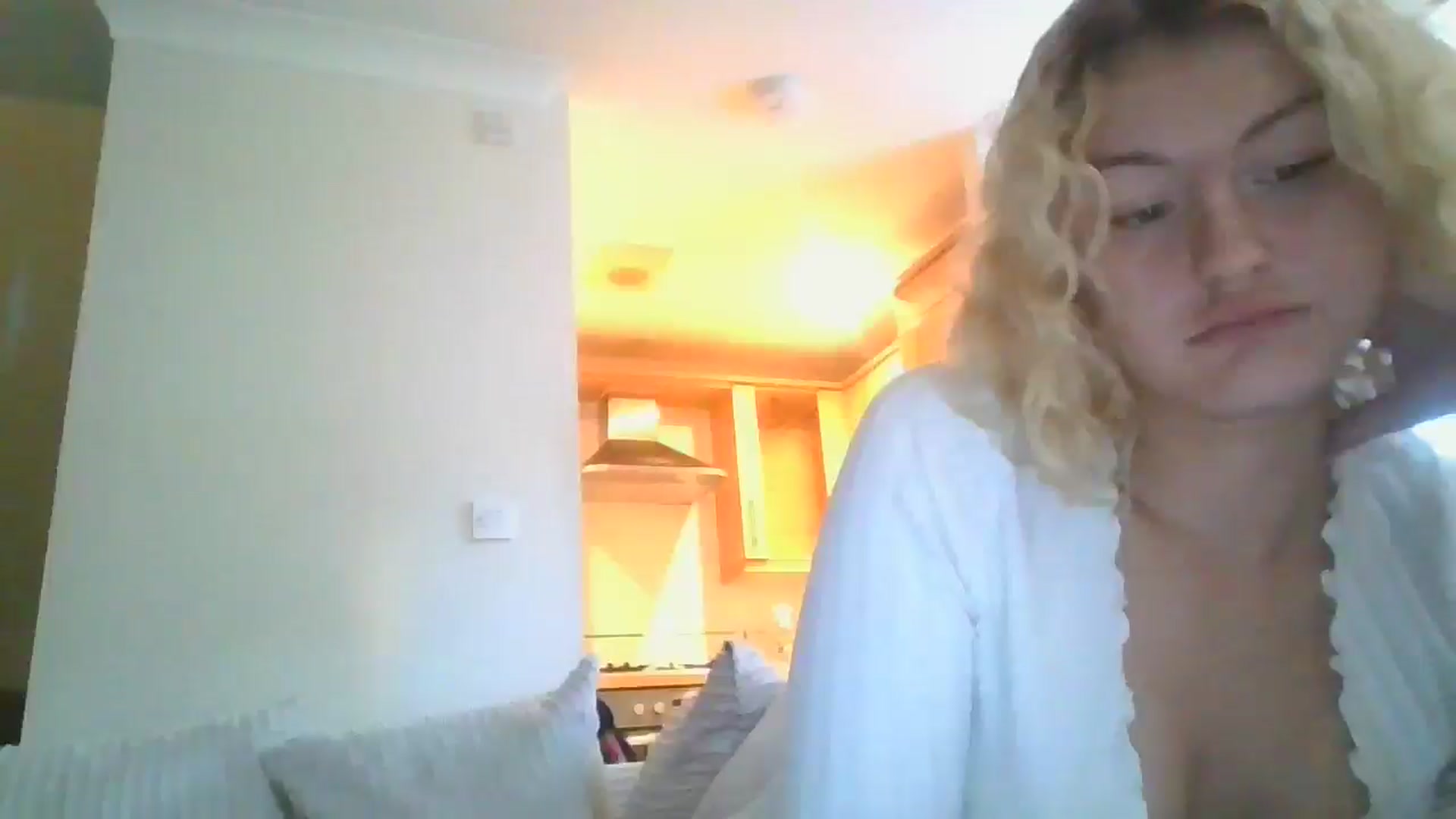 Gallery image thumbnail from misslilly's myfreecams stream on, 04/07/2025, 17:31 image 11 of 20