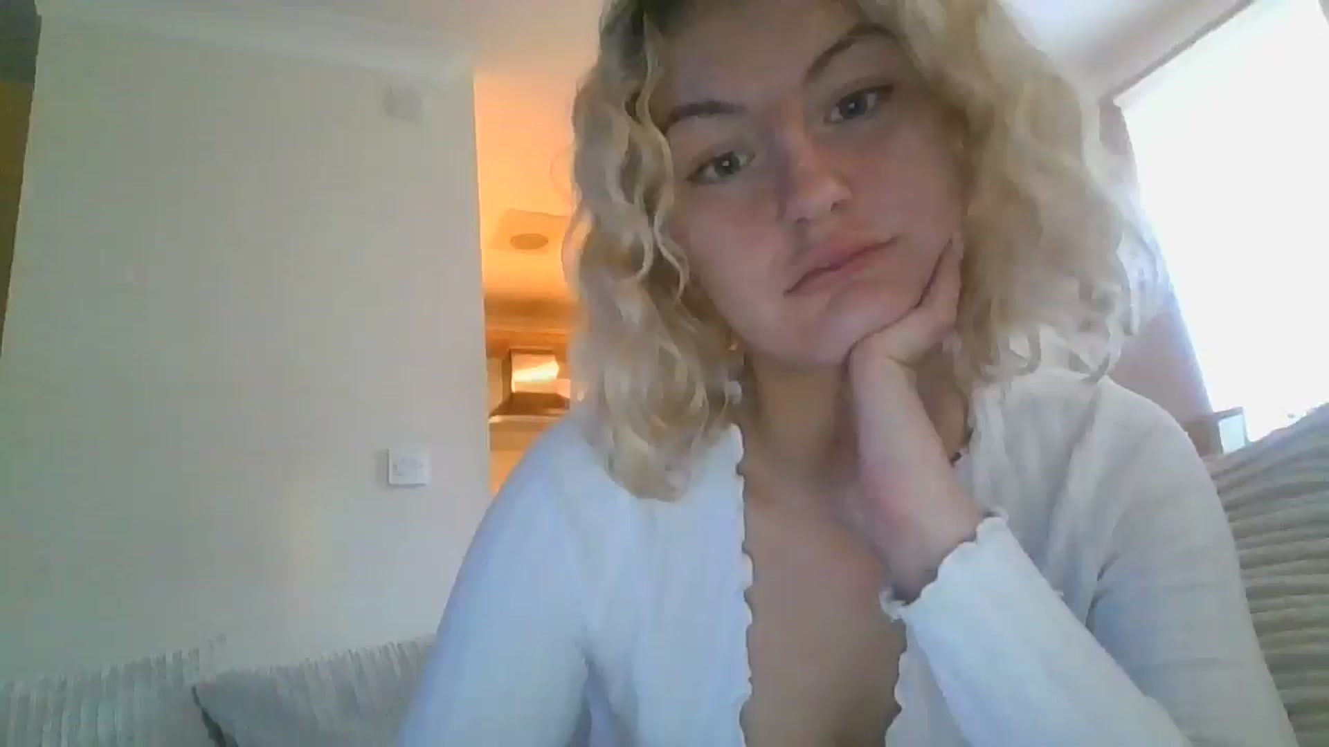 Gallery image thumbnail from misslilly's myfreecams stream on, 04/07/2025, 17:31 image 3 of 20