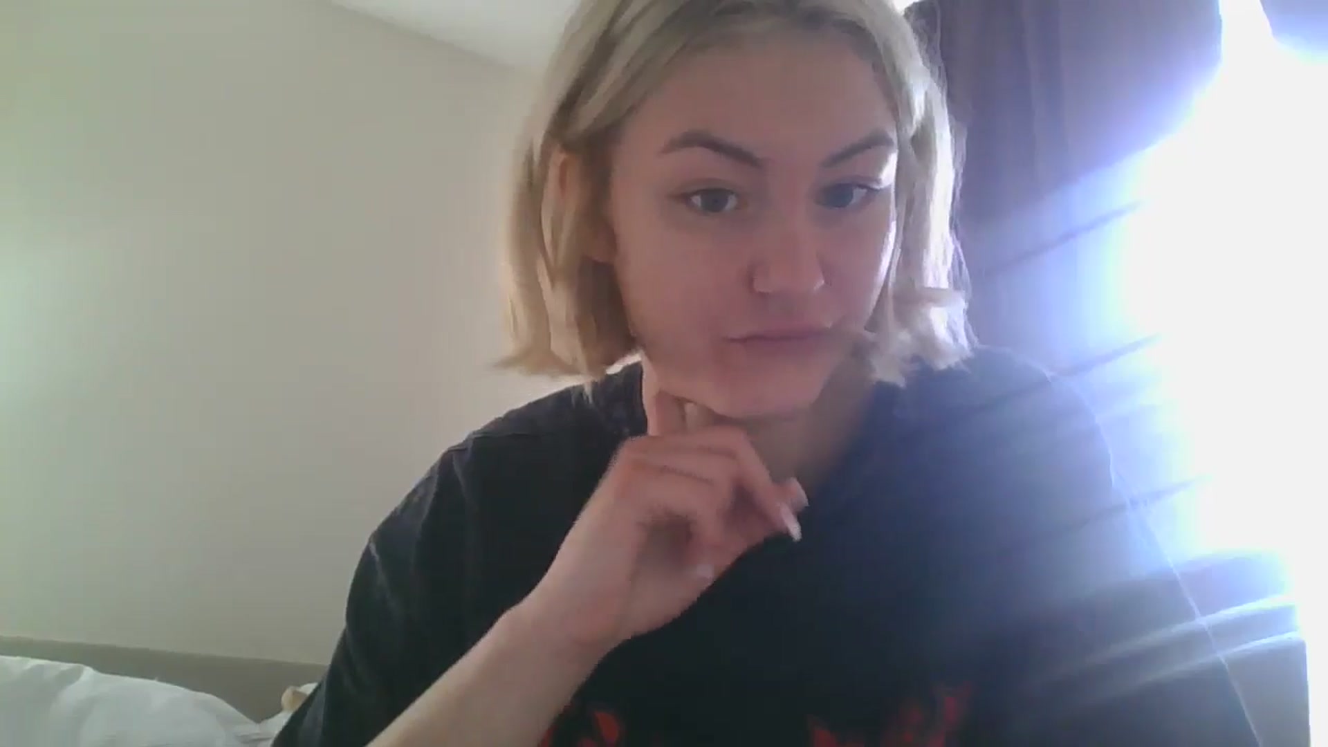 Gallery image thumbnail from misslilly's myfreecams stream on, 05/07/2025, 10:40 image 5 of 20