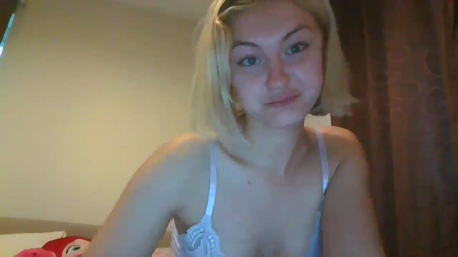 Gallery image thumbnail from misslilly's myfreecams stream on, 05/13/2025, 19:33 image 8 of 20