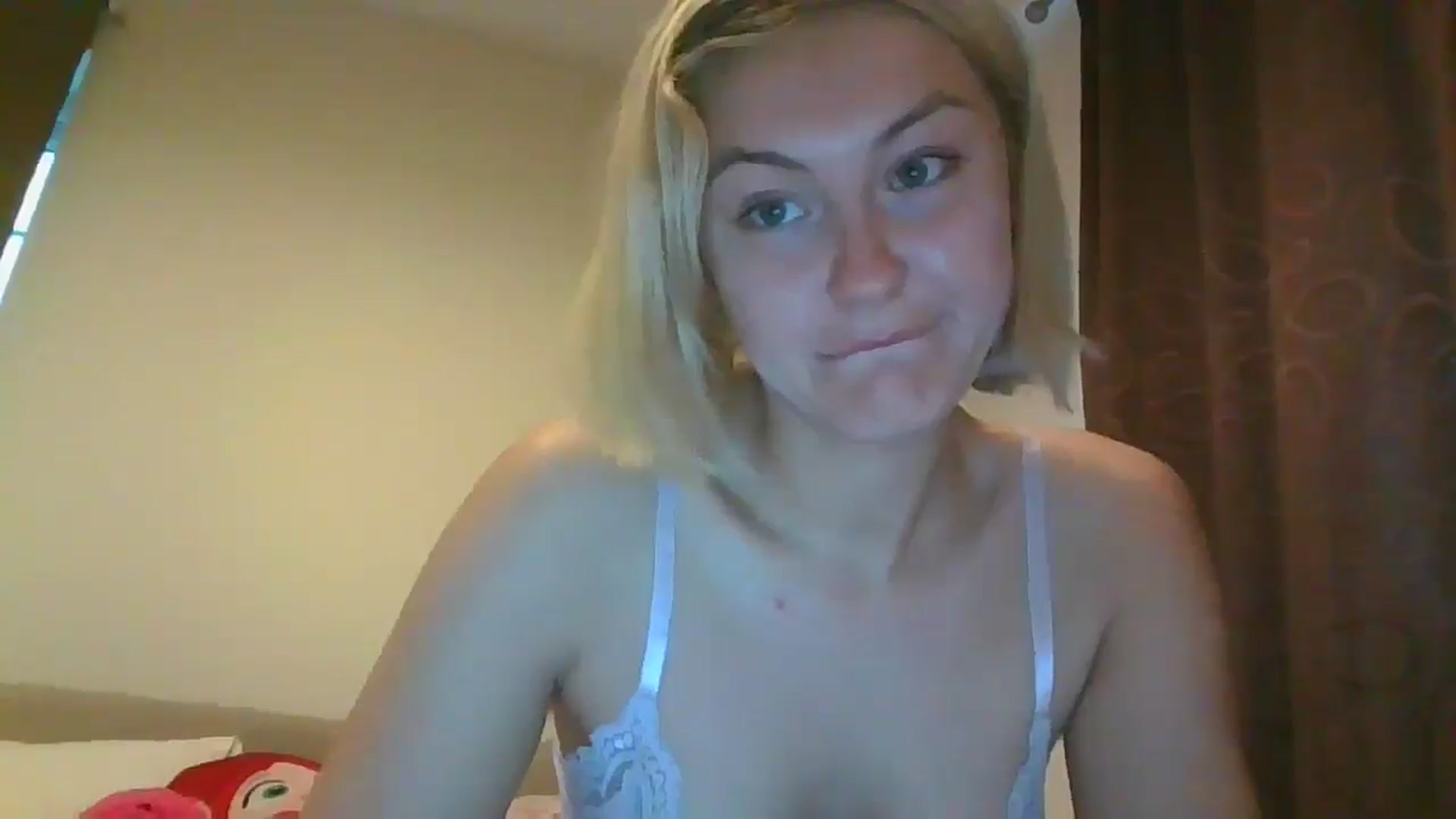 Gallery image thumbnail from misslilly's myfreecams stream on, 05/13/2025, 19:33 image 17 of 20