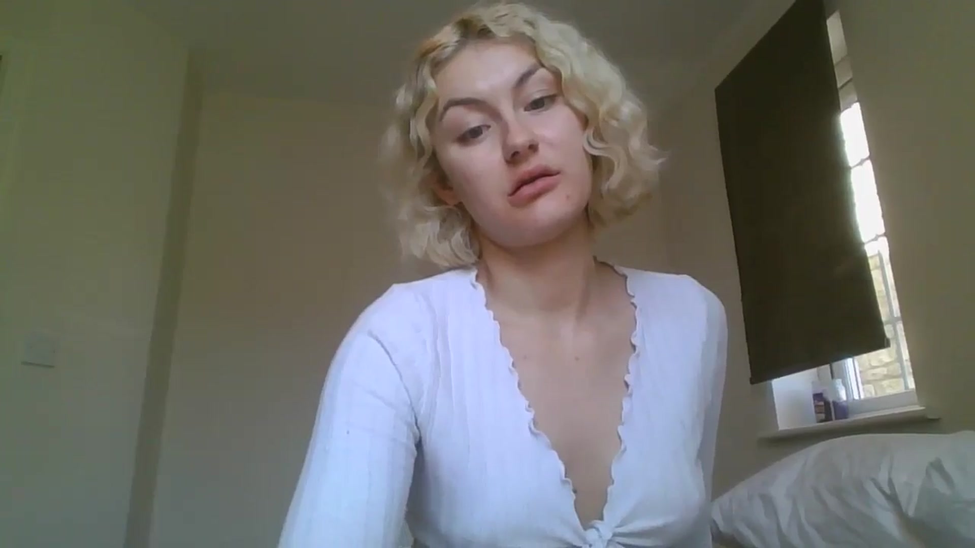 Gallery image thumbnail from misslilly's myfreecams stream on, 05/17/2025, 14:55 image 15 of 20