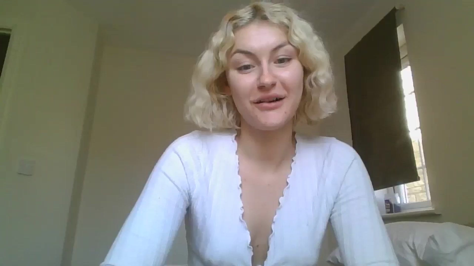 Gallery image thumbnail from misslilly's myfreecams stream on, 05/17/2025, 14:55 image 12 of 20