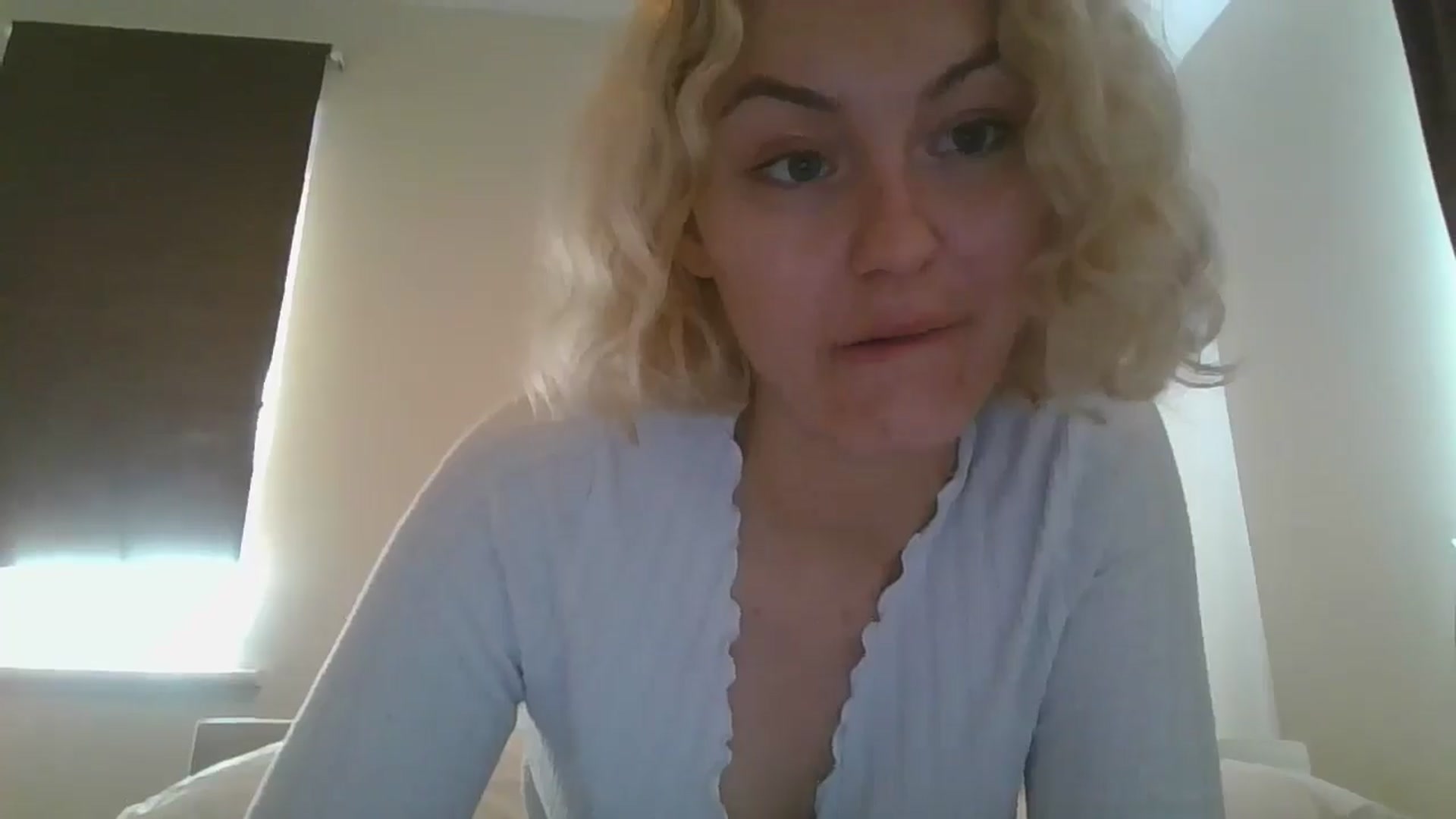 Gallery image thumbnail from misslilly's myfreecams stream on, 05/17/2025, 14:55 image 2 of 20