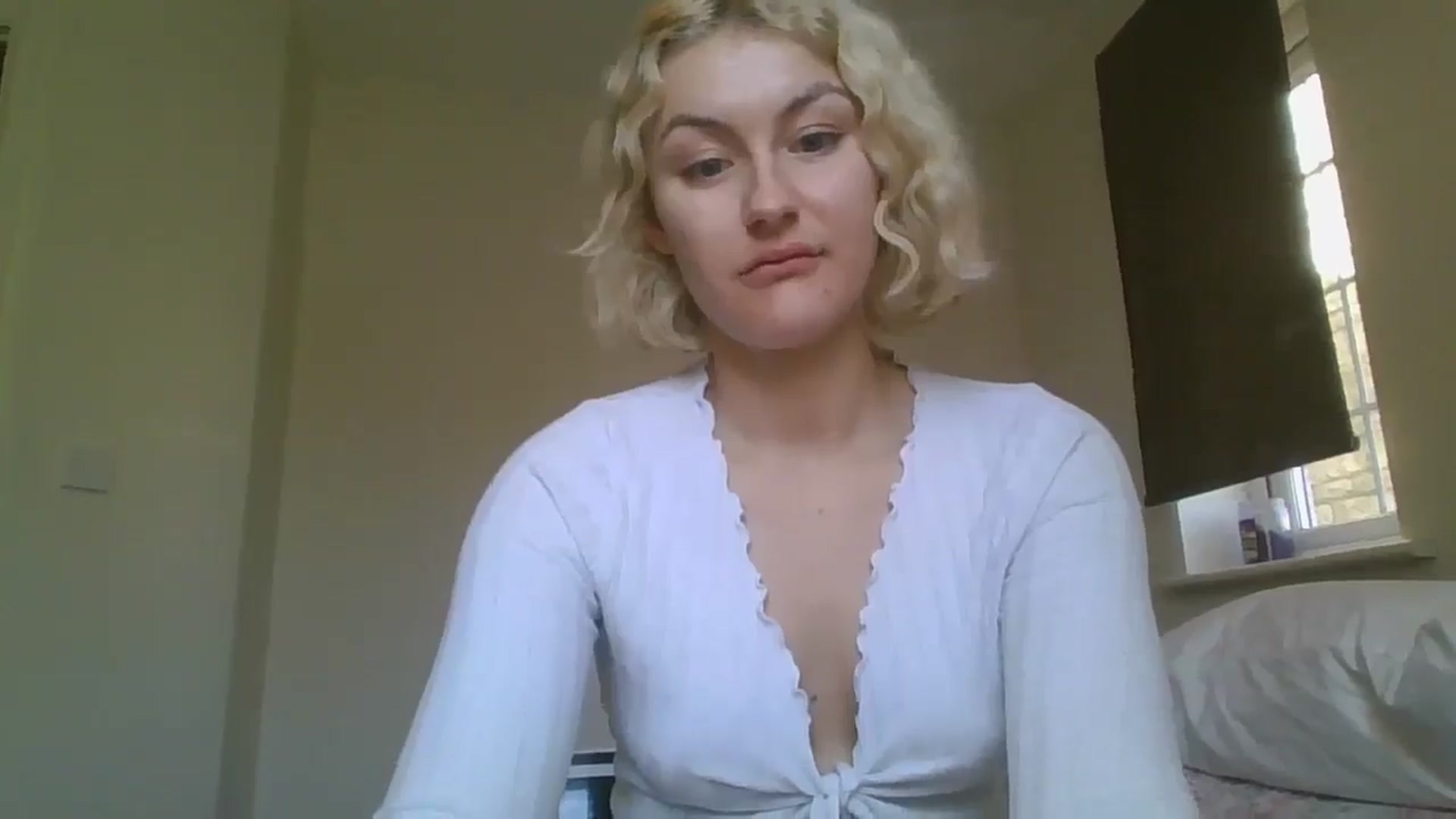 Gallery image thumbnail from misslilly's myfreecams stream on, 05/17/2025, 14:55 image 18 of 20