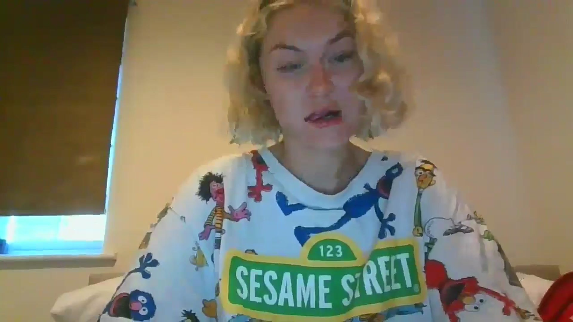 Gallery image thumbnail from misslilly's myfreecams stream on, 05/17/2025, 19:40 image 15 of 20