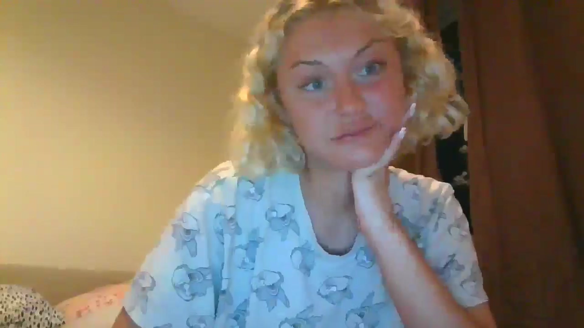 Gallery image thumbnail from misslilly's myfreecams stream on, 05/28/2025, 21:27 image 10 of 20