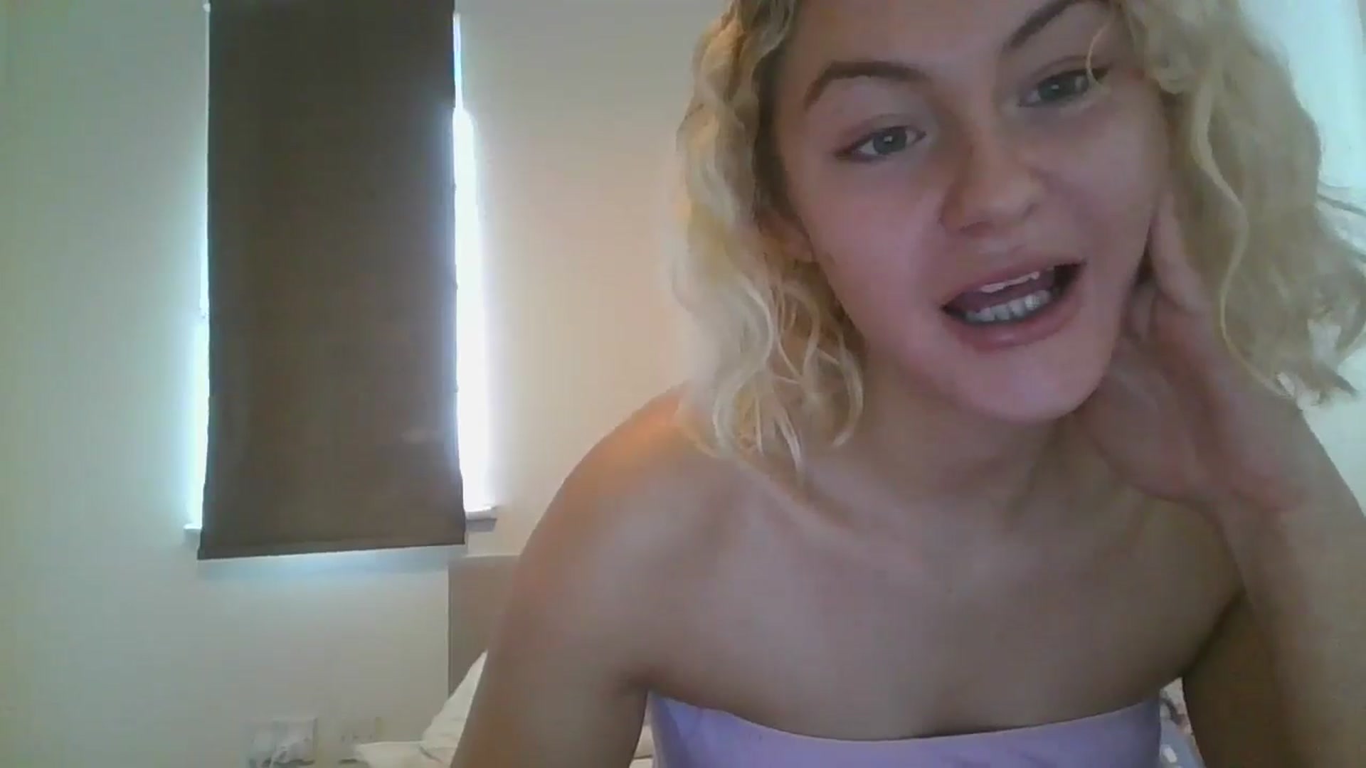 Gallery image thumbnail from misslilly's myfreecams stream on, 08/09/2025, 12:11 image 12 of 20
