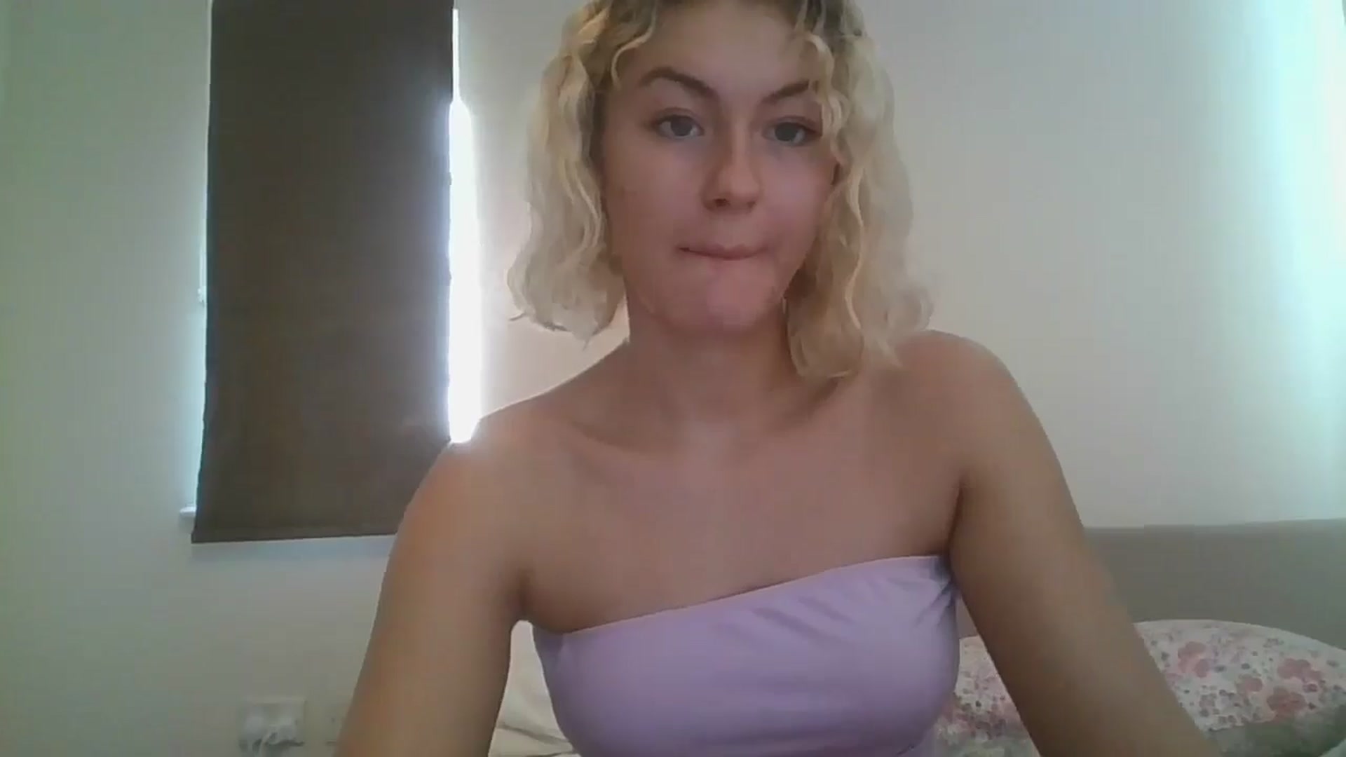 Gallery image thumbnail from misslilly's myfreecams stream on, 08/09/2025, 12:11 image 6 of 20