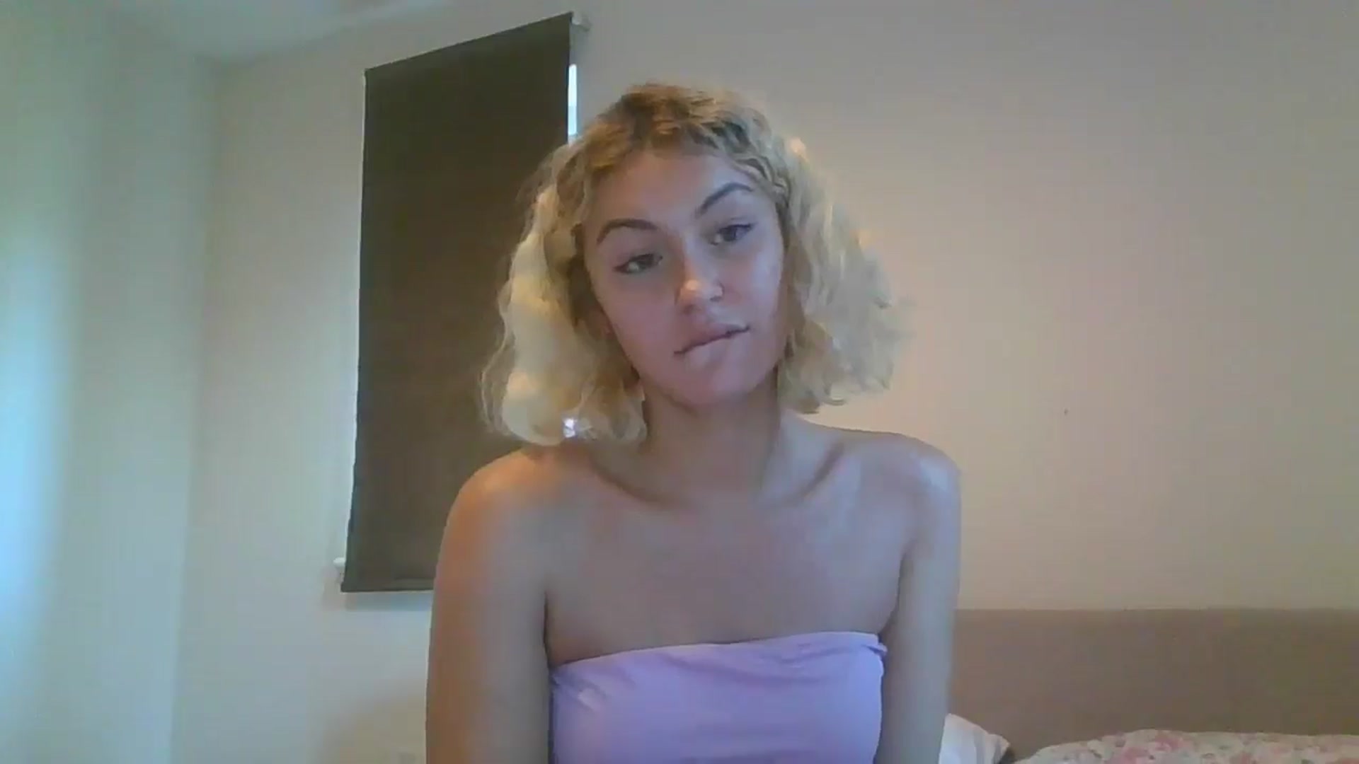 Gallery image thumbnail from misslilly's myfreecams stream on, 08/09/2025, 17:41 image 17 of 20